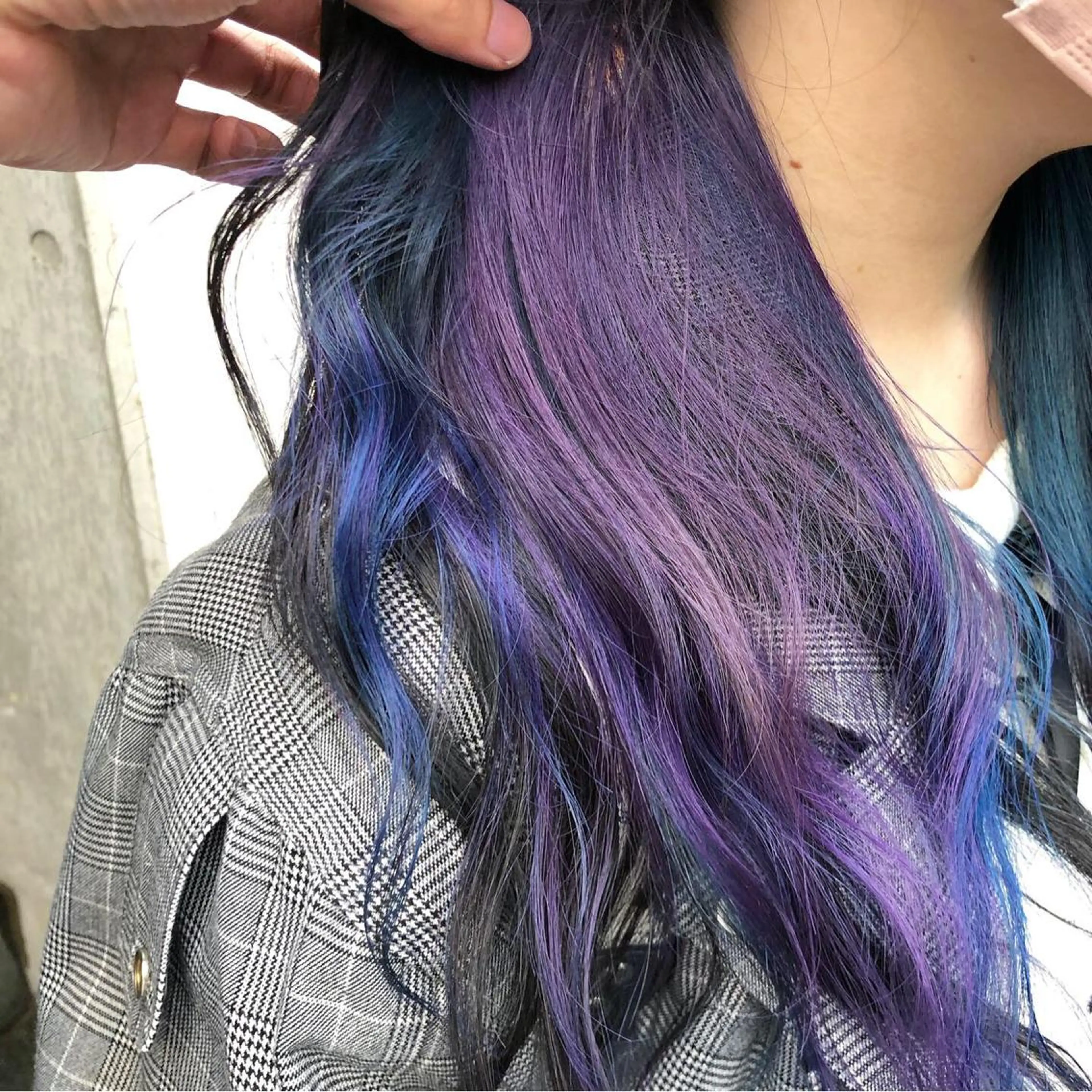 ロング カラー イヤリングカラー カット ヘアカラー トリートメント 原宿サロン代表 デザインカラー伊藤卓のヘアスタイル