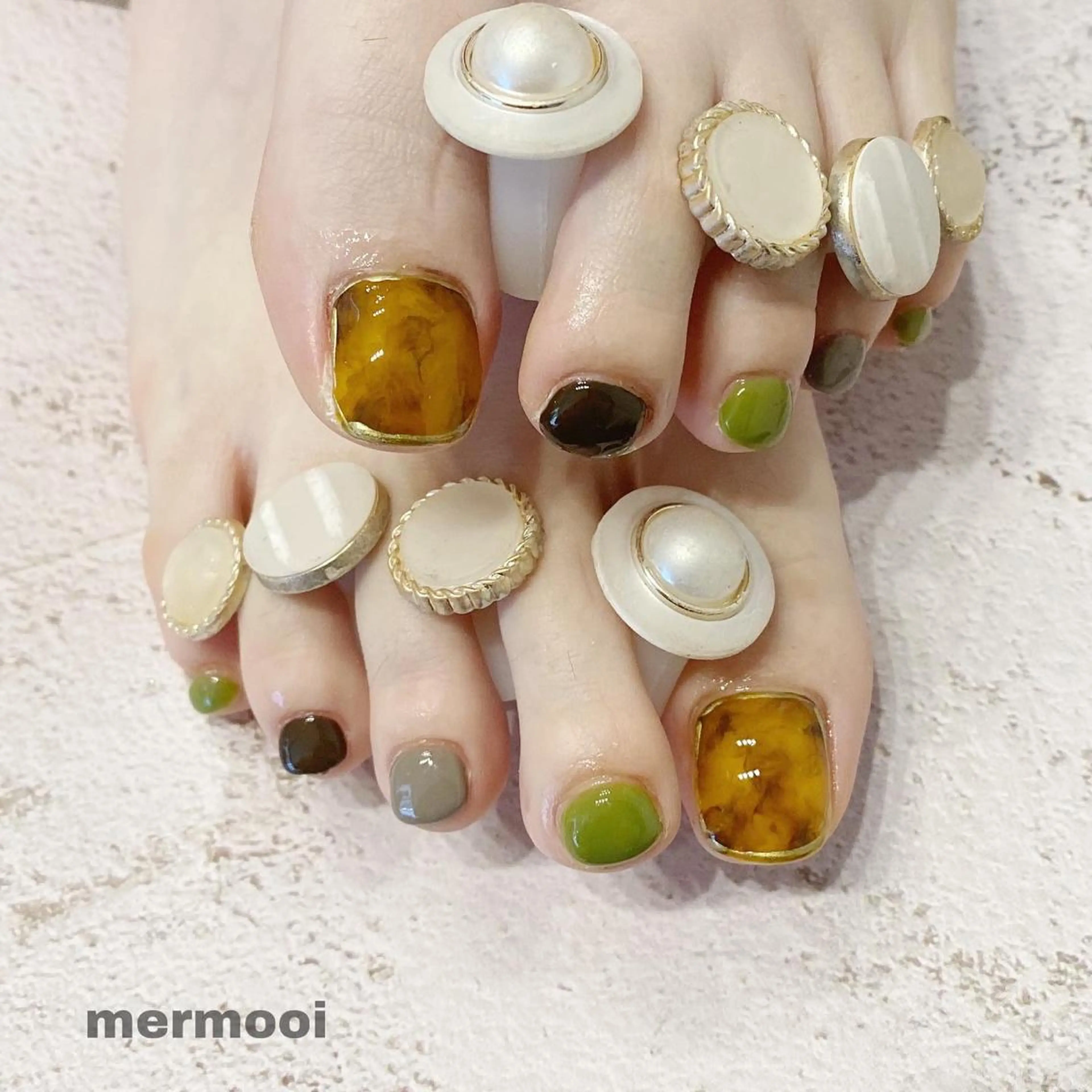 ネイル べっ甲ネイル フットネイル 韓国ネイル ワンホンネイル フットネイル mermooi nailのネイルデザイン