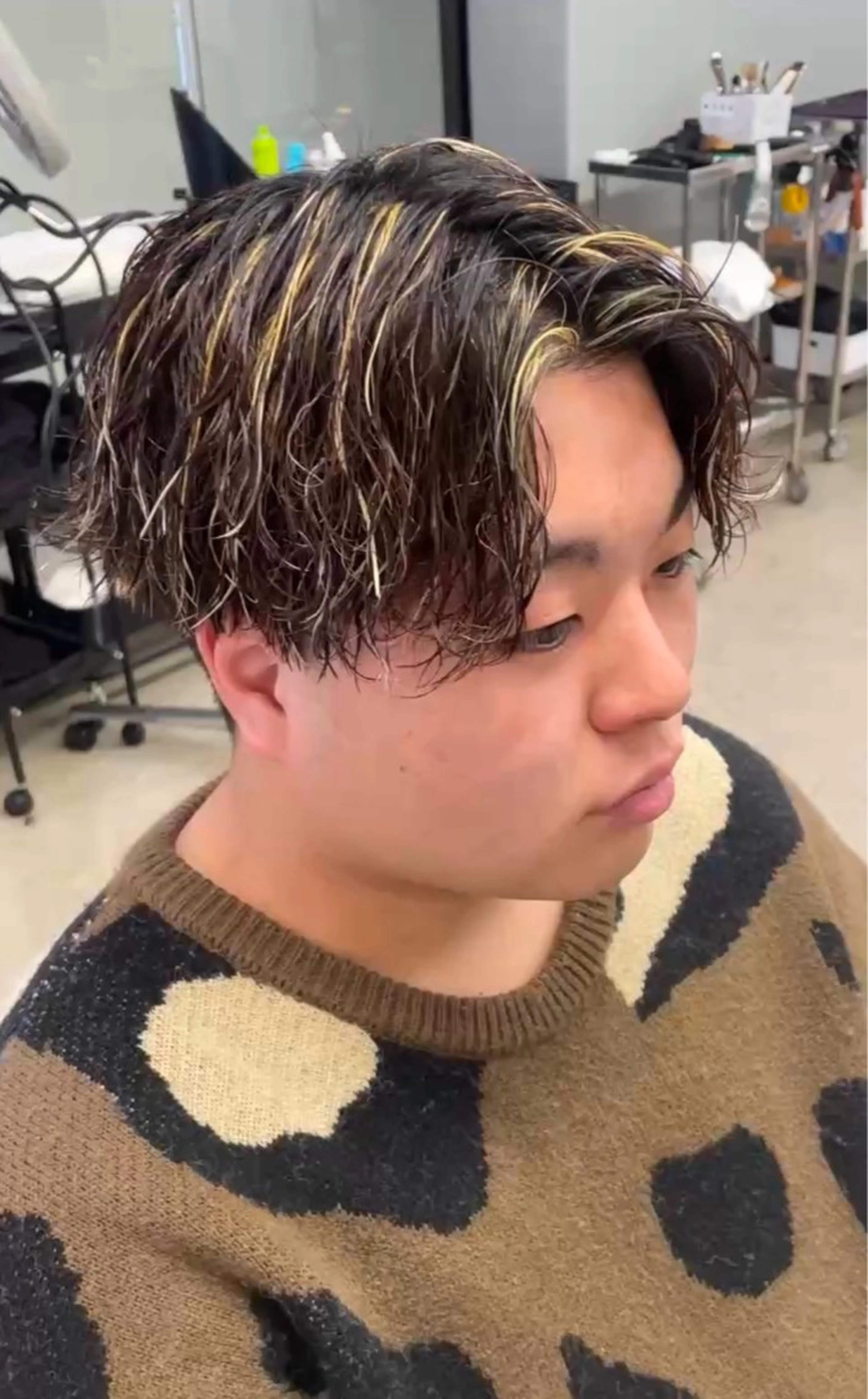 ミディアム パーマ メンズ カット パーマ メンズ専門サロン wokeのヘアスタイル