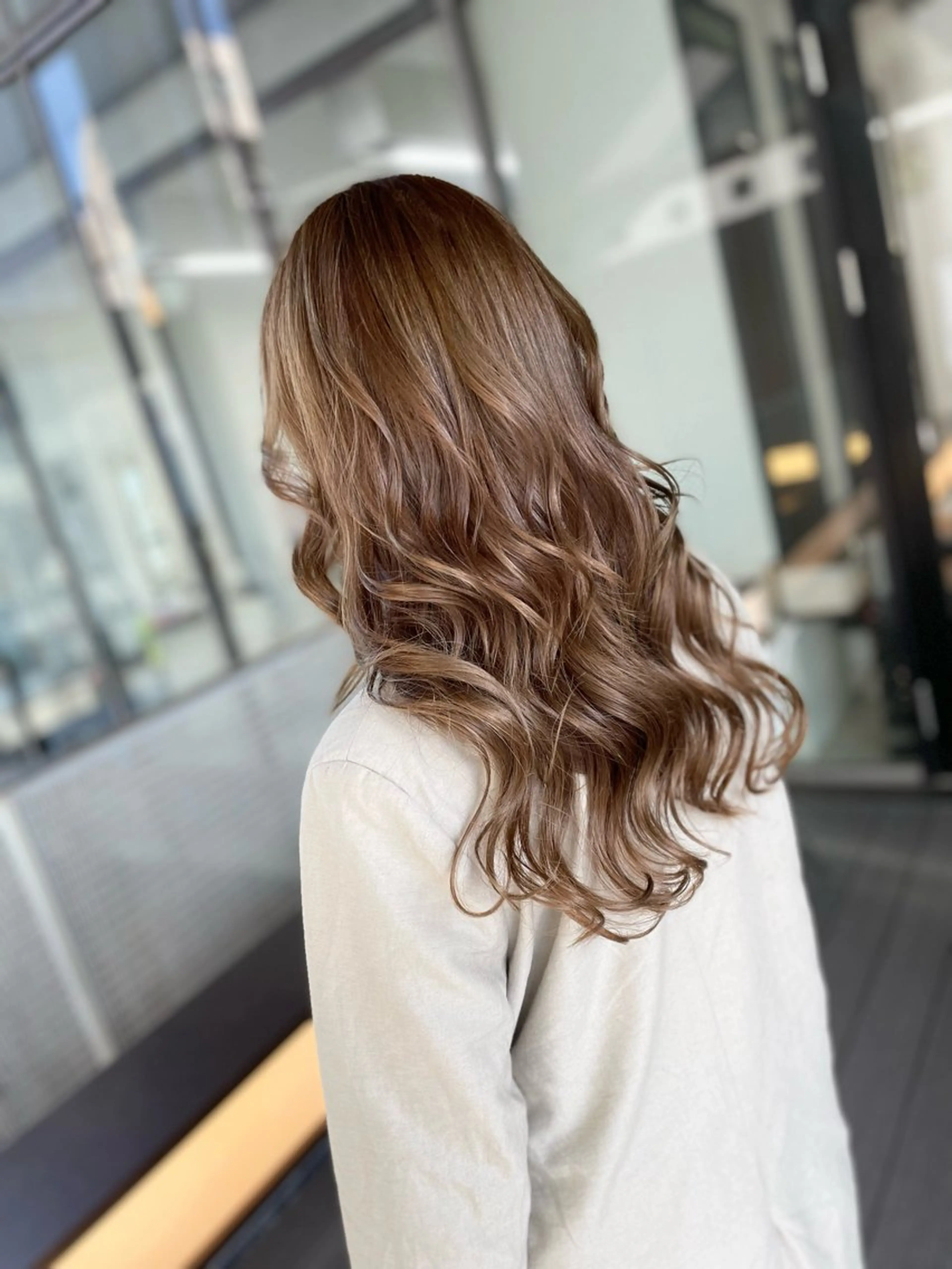 セミロング カラー ブリーチ 透明感カラー デート BOOTH share saron所属・今井 勝也のヘアスタイル