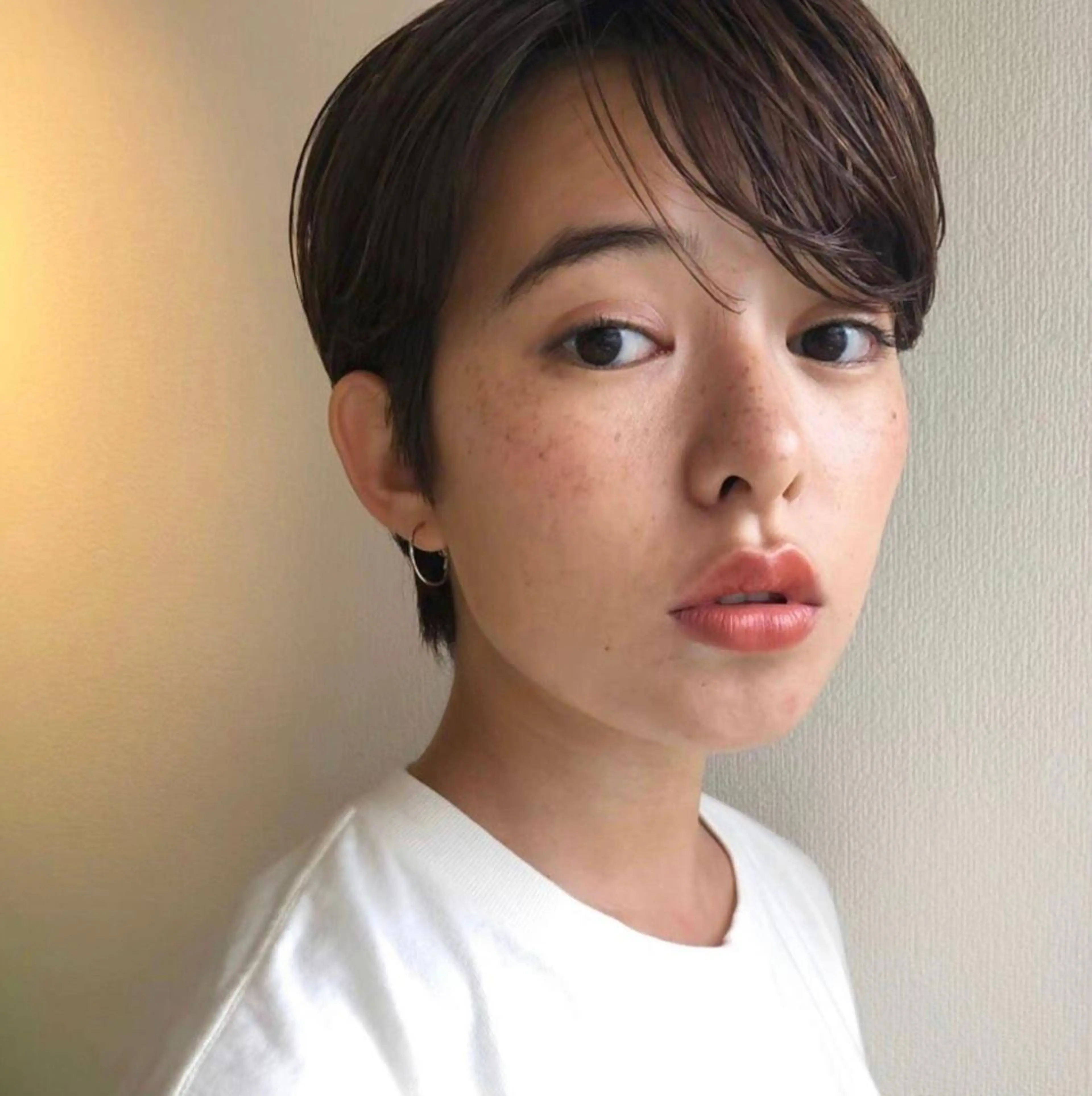 ショート THE DAY所属・AKI HASHIMOTOのヘアスタイル