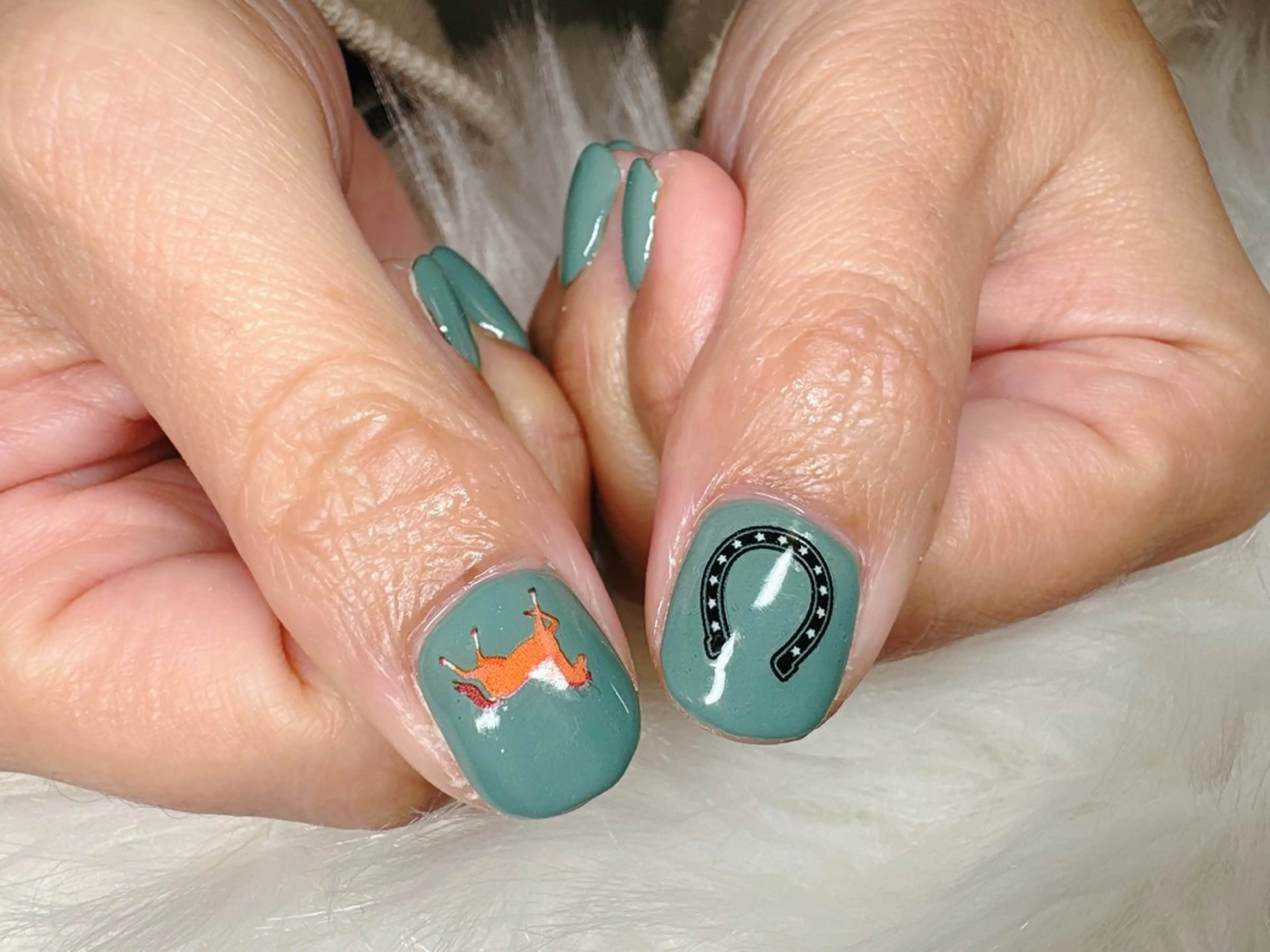 ネイル ECLAT エクラ所属・寺山 千鶴のネイルデザイン