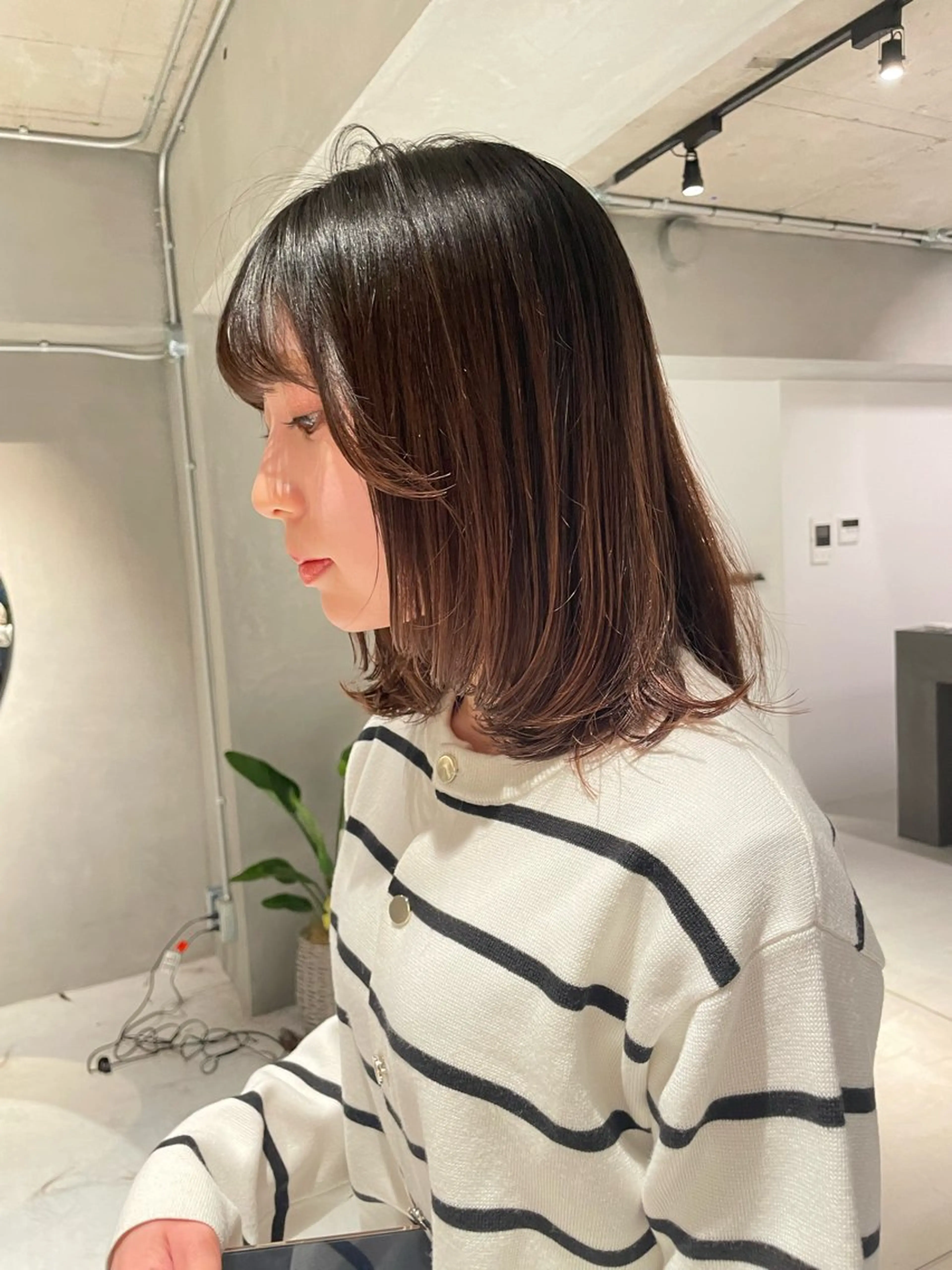 ミディアム ミディアムレイヤー レイヤーカット LENORA所属・イズミ ナナコのヘアスタイル