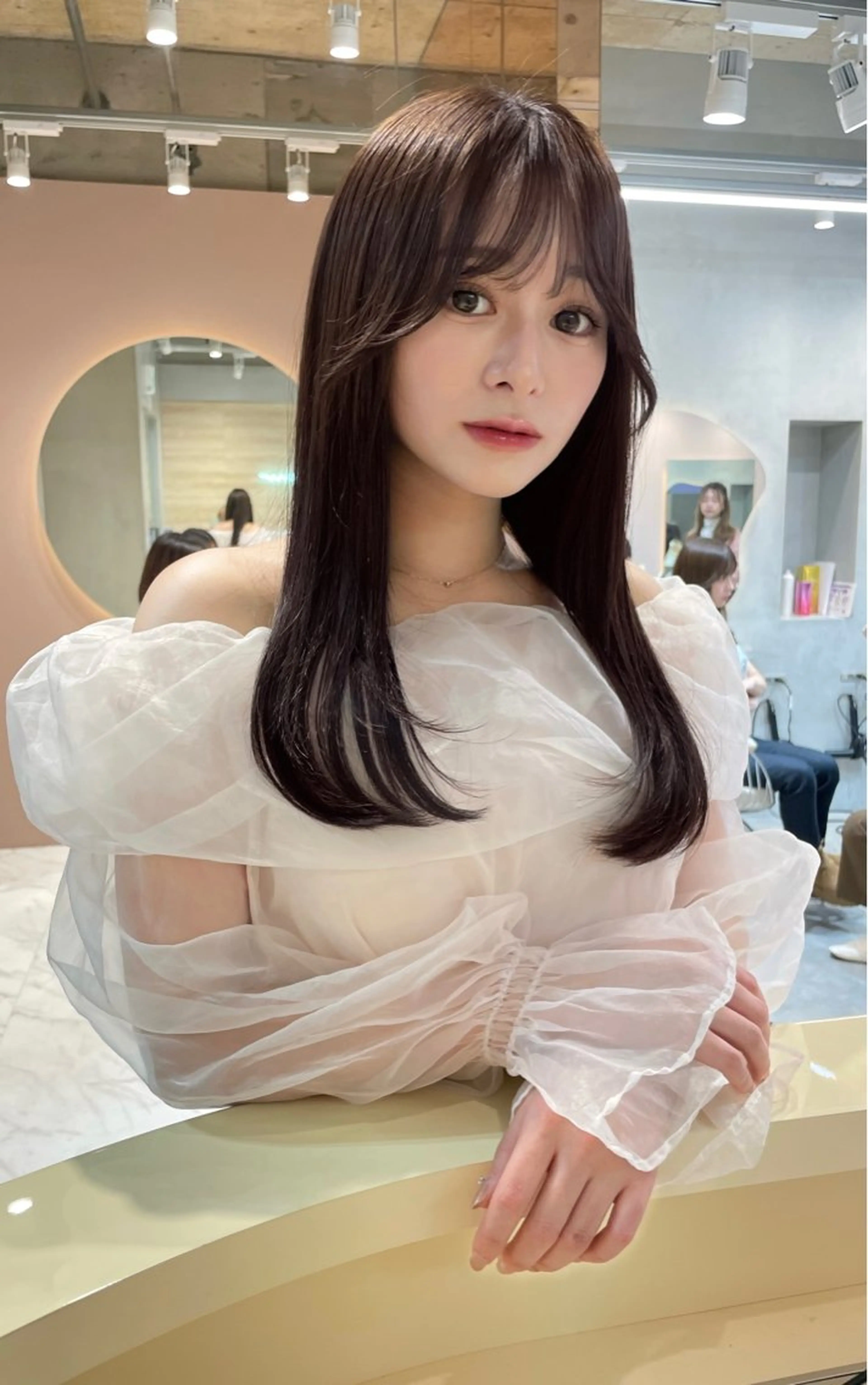 ロング チョコレートブラウン ピンクブラウン くびれヘア ヨシンモリ 韓国風ヘア カット ヘアカラー ささき すずねのヘアスタイル