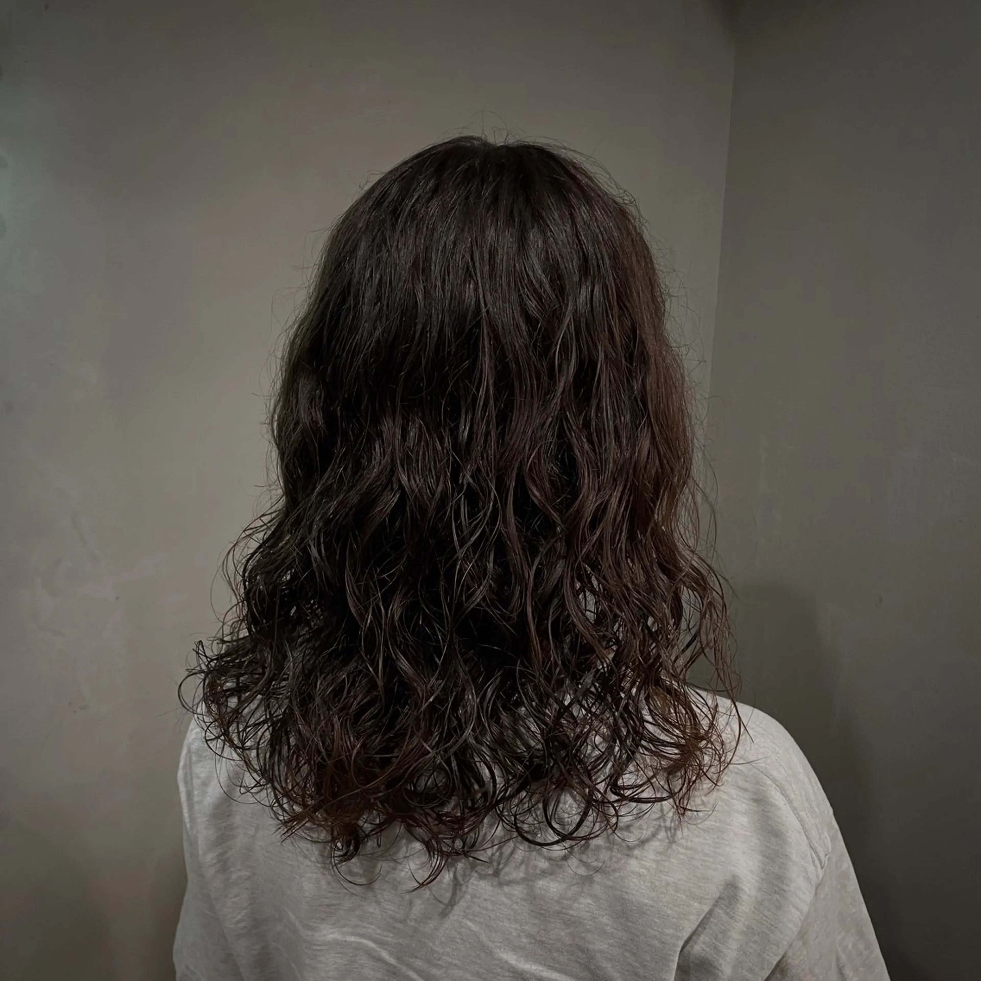 セミロング パーマ パーマ トリートメント Ameri 新宿所属・𓆩︎🩸個性カラー SAKÜRA𓆪⋆˚のヘアスタイル