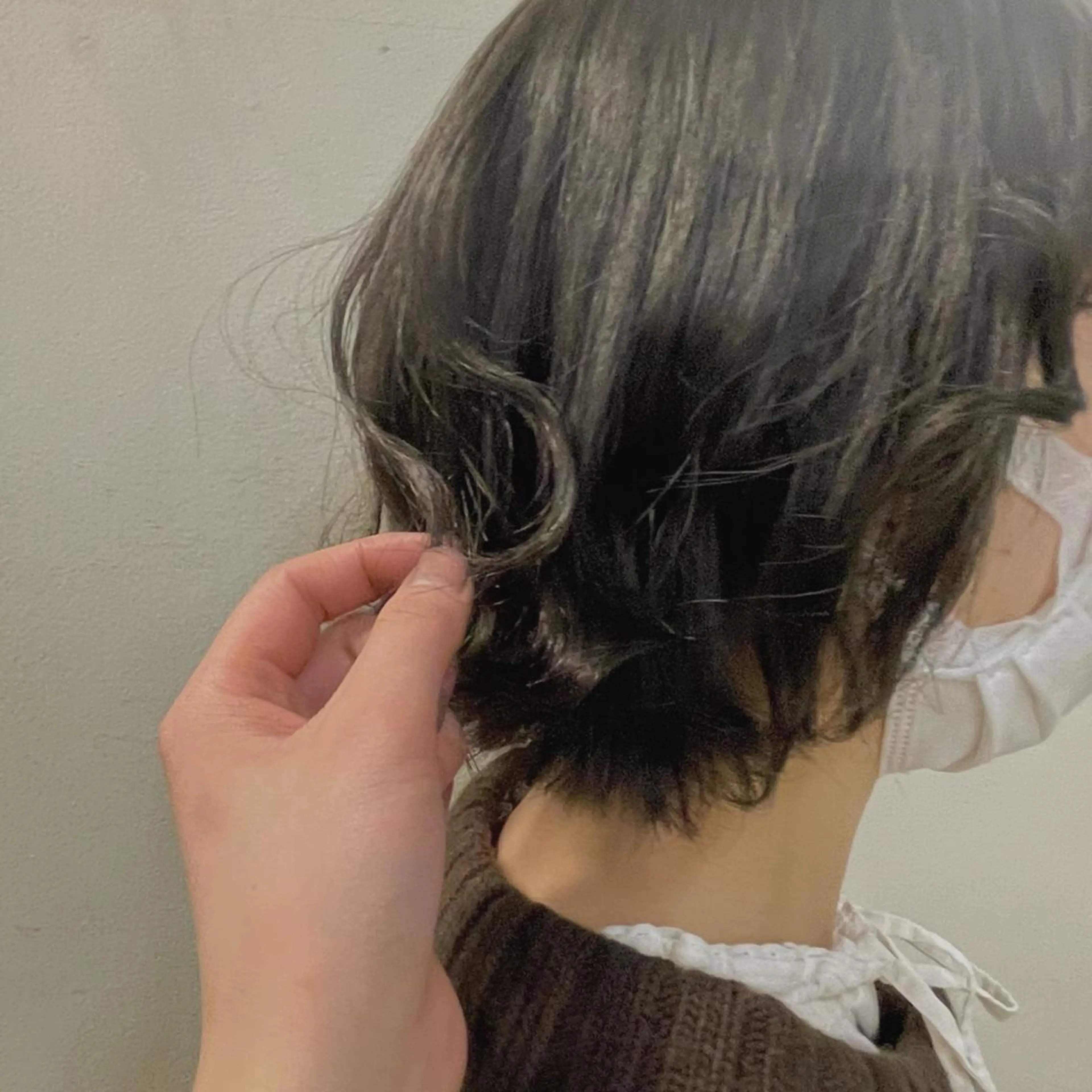 ショート カラー 丸山 愛万音のヘアスタイル