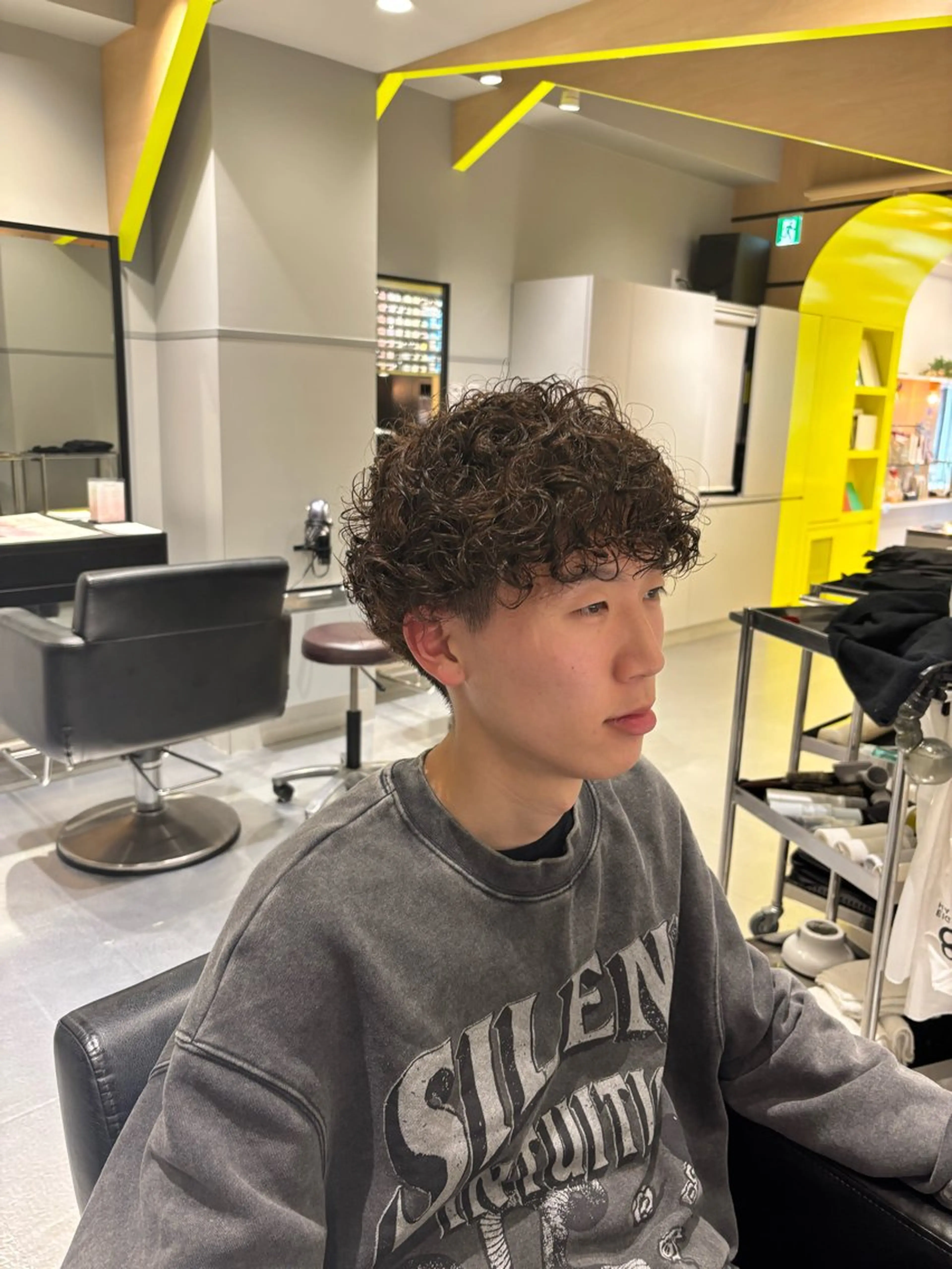 ショート カラー パーマ メンズ メンズパーマ プードルパーマ プードルパーマ 森田 葵葉のヘアスタイル