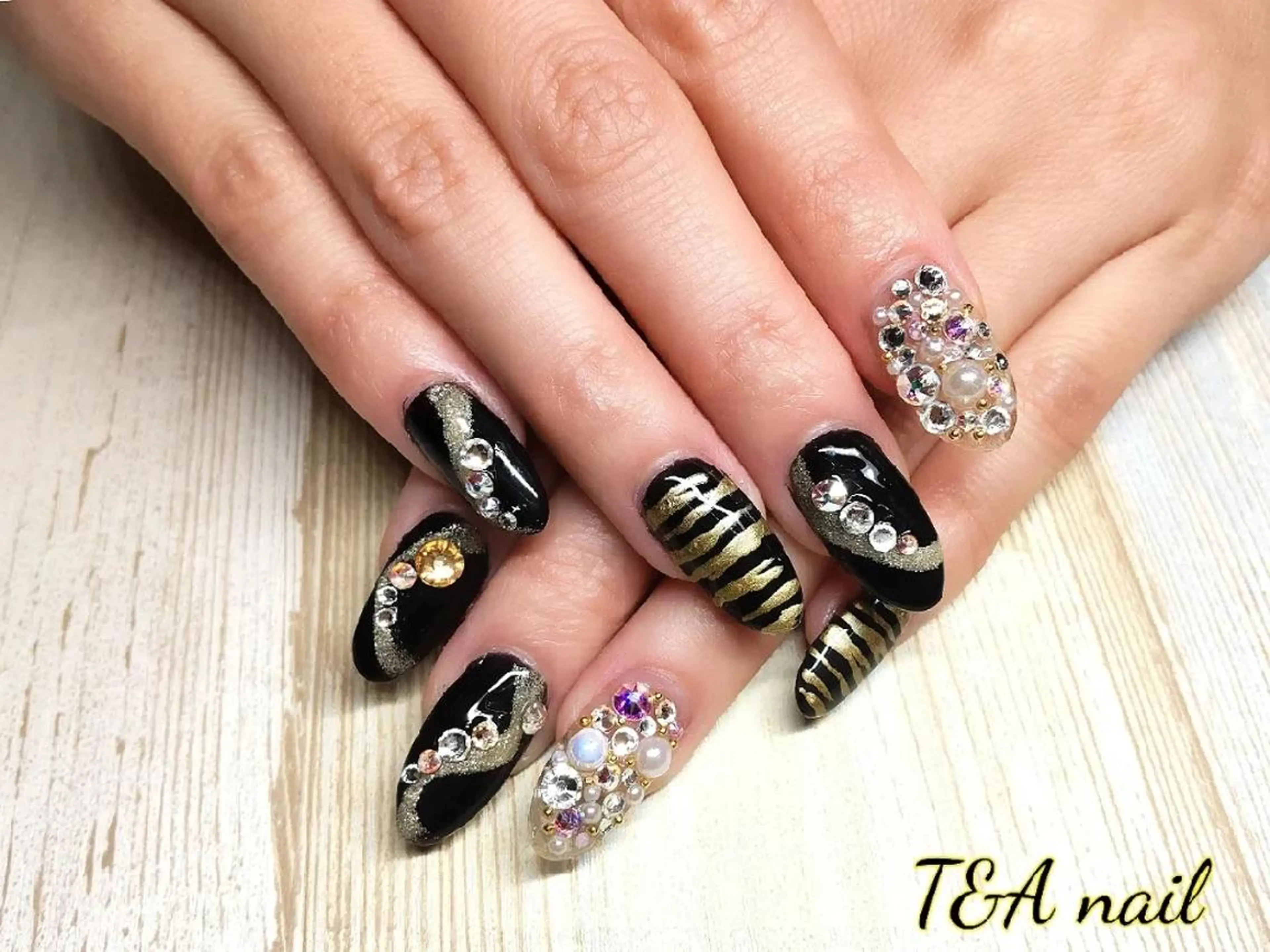 セミロング ネイル 長さ出し ジェルネイル ニュアンスネイル スカルプネイル ハンドネイル T&A nailのネイルデザイン