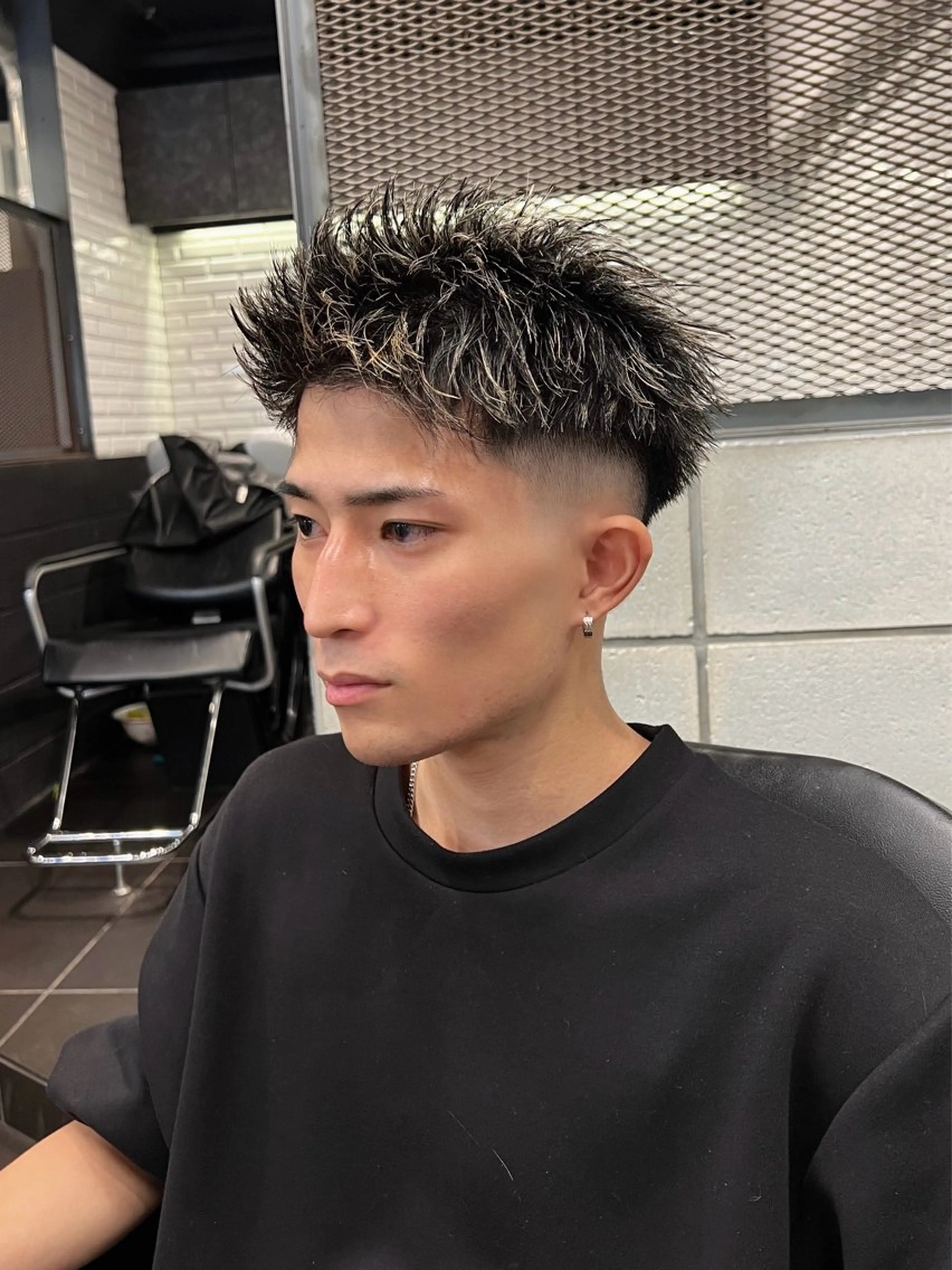メンズ メンズハイライト モヒカン カット ヘアカラー トリートメント メンズ特化/パーマ/ ハイライト/竜成のヘアスタイル