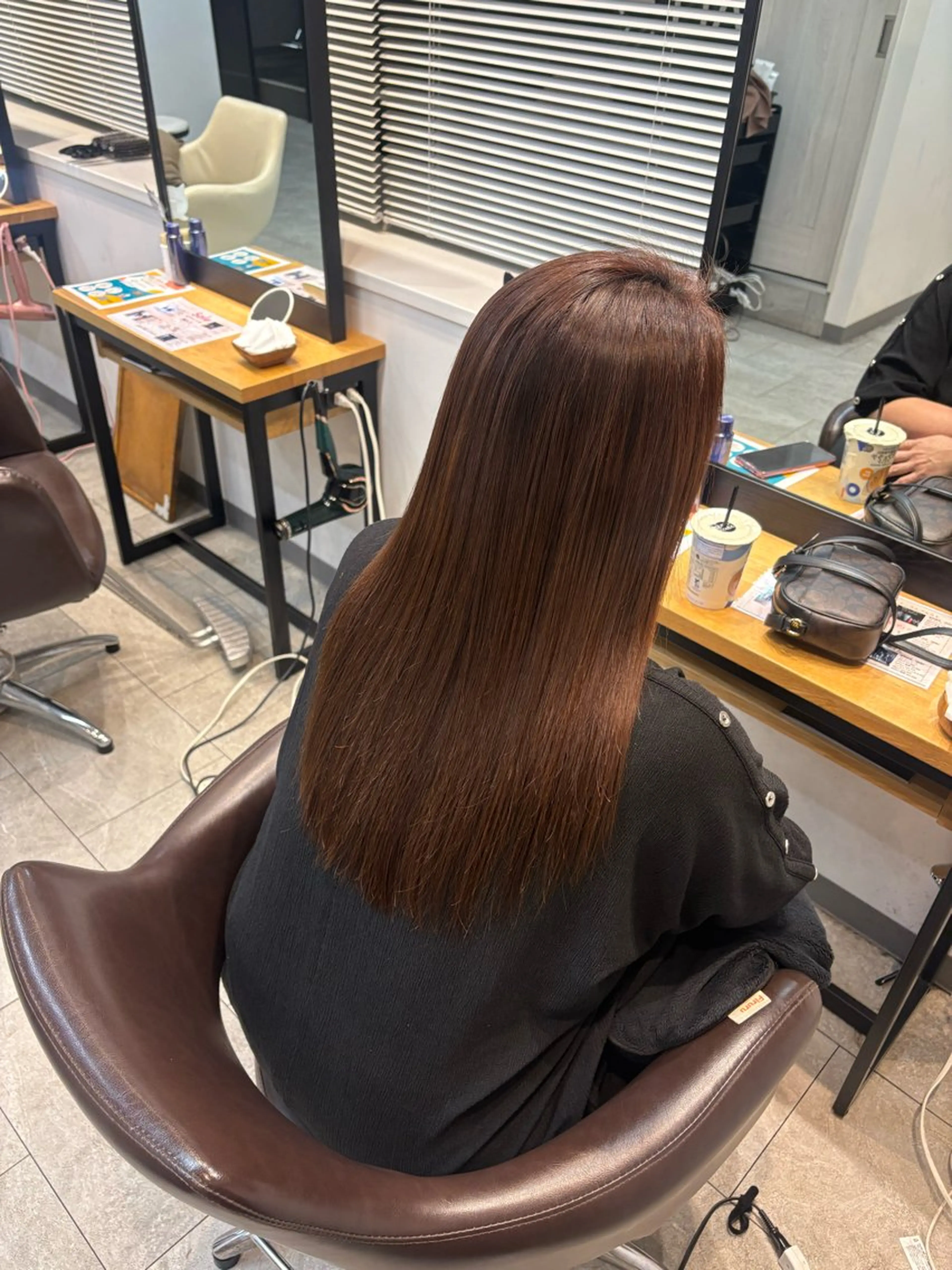 セミロング 縮毛矯正 neaf 六本木店所属・六本木🩷ハイライト 望月彩音のヘアスタイル