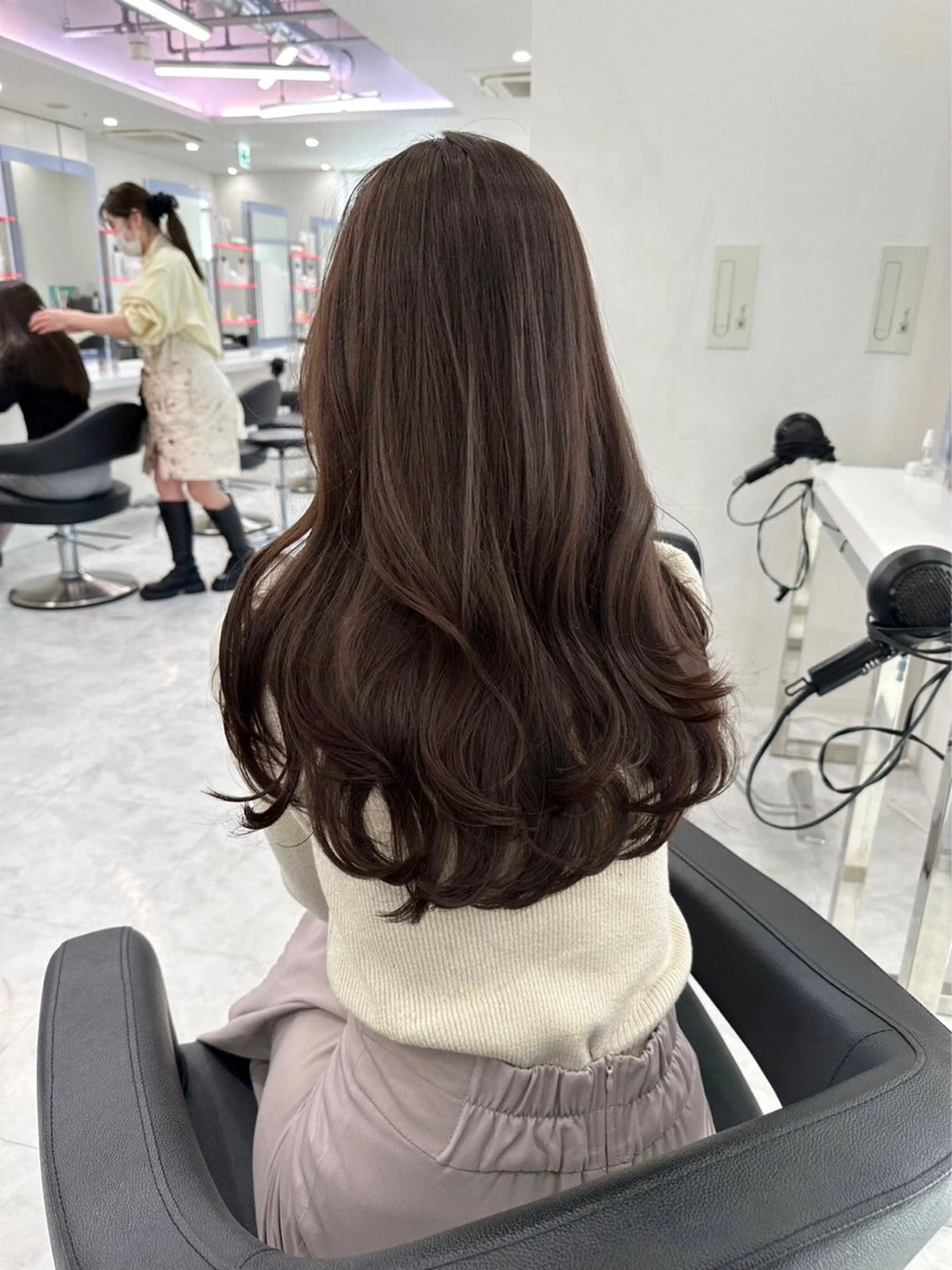 ロング カラー ヘアアレンジ 柔らかブラウン♡ うる艶ヘア♡yumiのヘアスタイル
