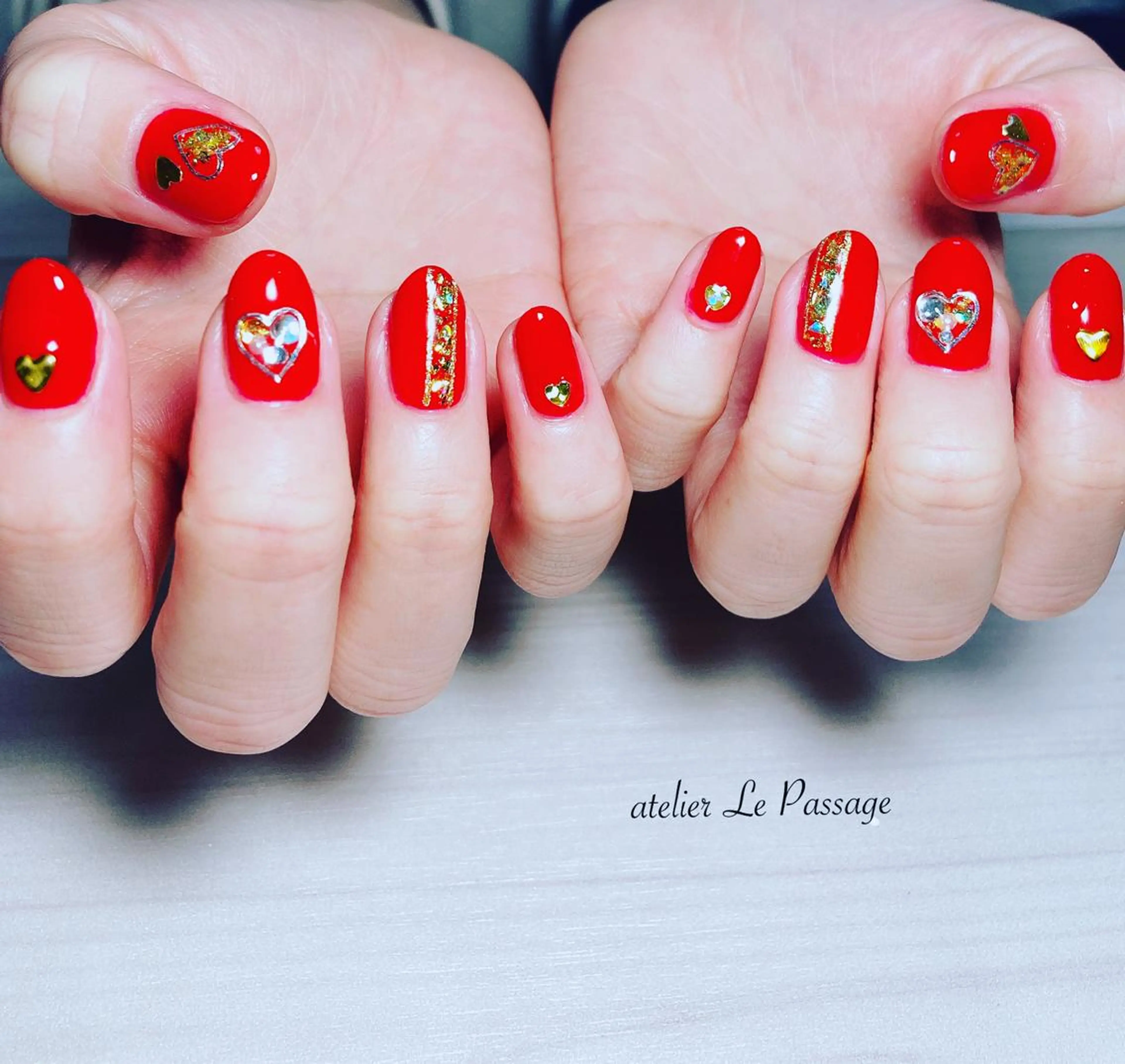 ネイル ジェルネイル ハート ラメ(グリッター) ニュアンスネイル パラジェル Atelier Le Passage所属・h nakatsukaのネイルデザイン