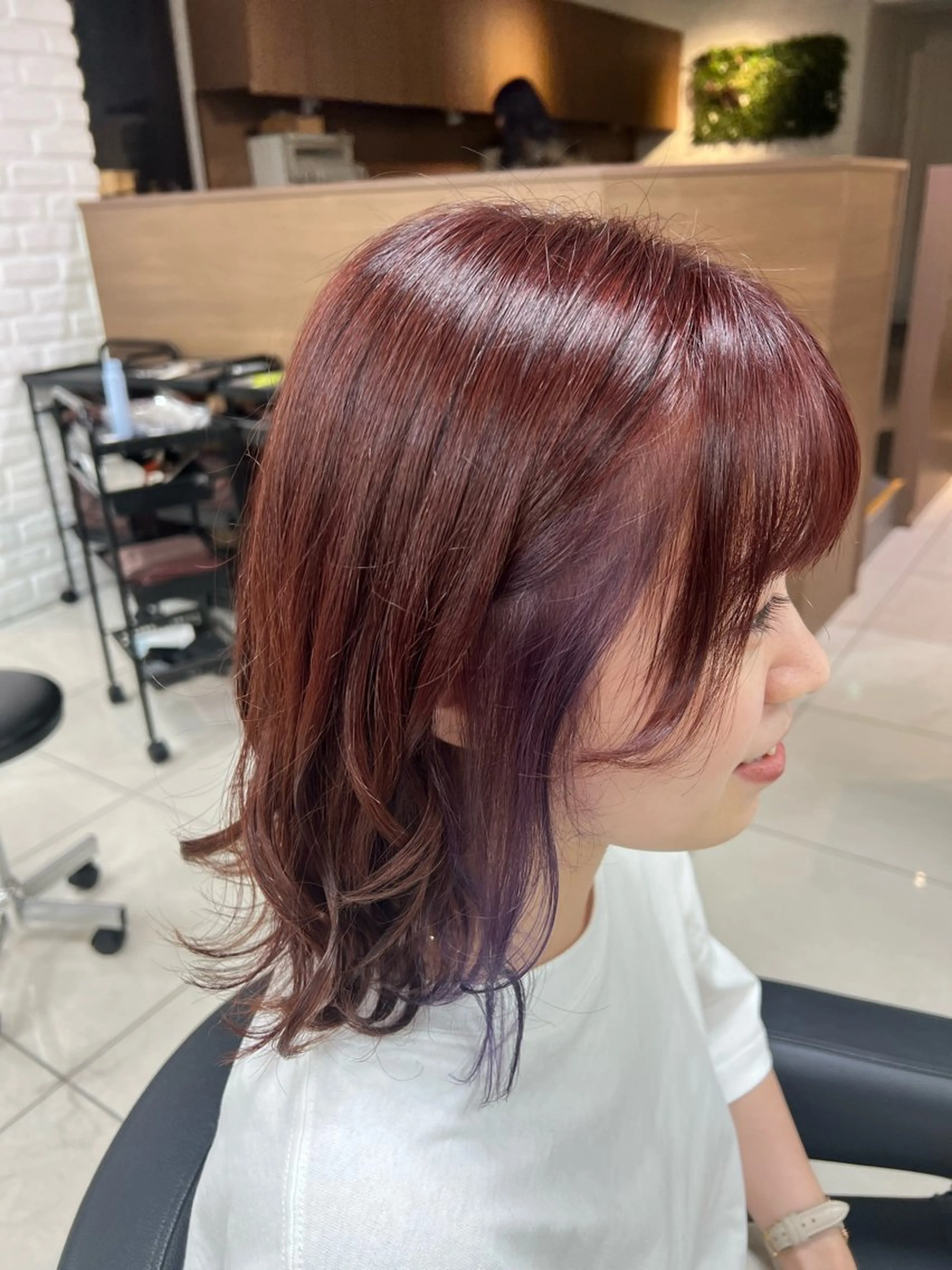 ミディアム カラー イヤリングカラー ラベンダーカラー ピンクカラー ピンクラベンダー レッドカラー ヘアカラー トリートメント 【暖色カラー特化】 中山由梨のヘアスタイル