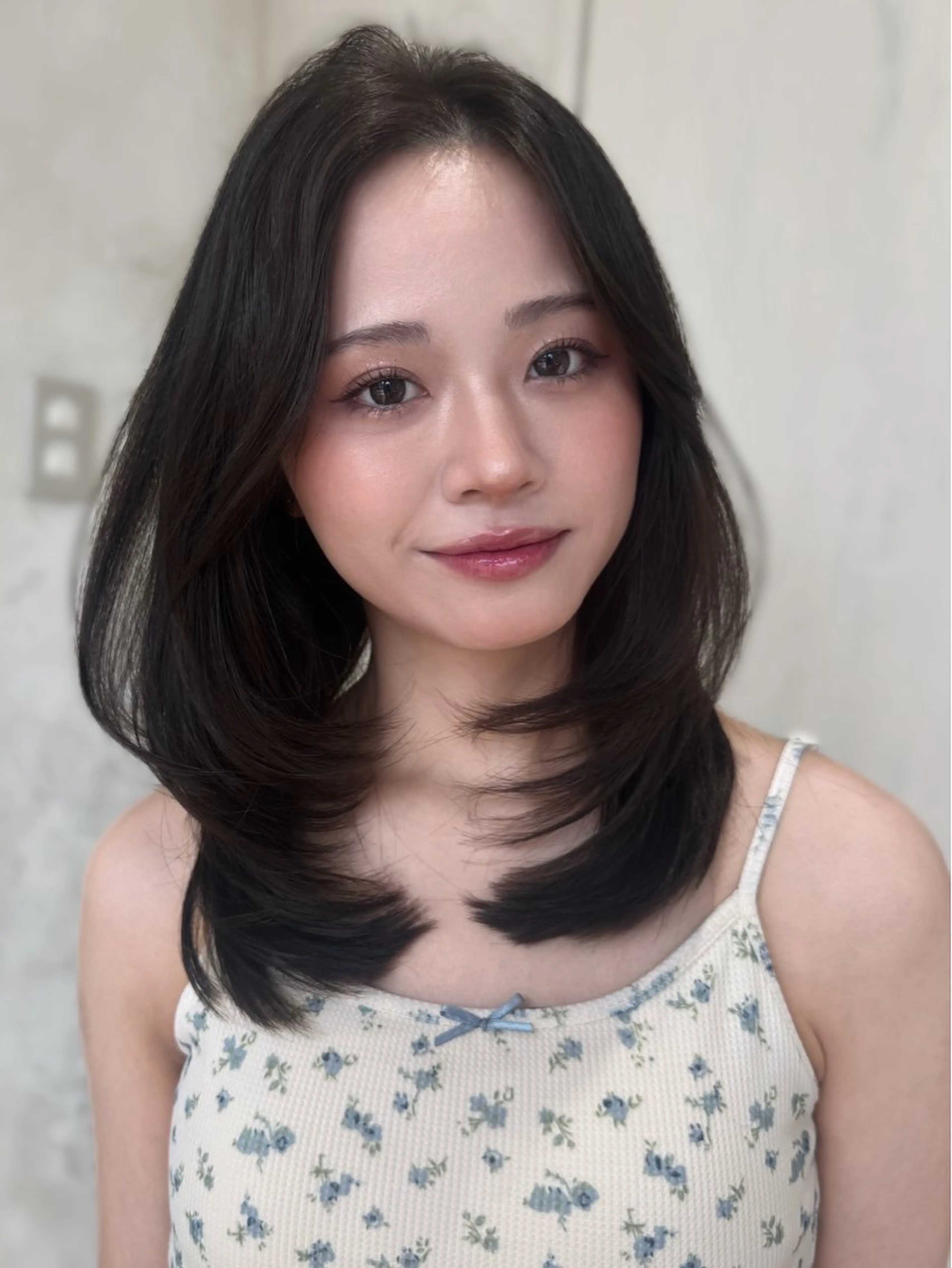 セミロング カラー ベージュカラー ブラウンカラー 透明感カラー グレージュ シアーグレージュ カット ヘアカラー トリートメント 前髪顔周りレイヤー 韓国 SAYAKAのヘアスタイル