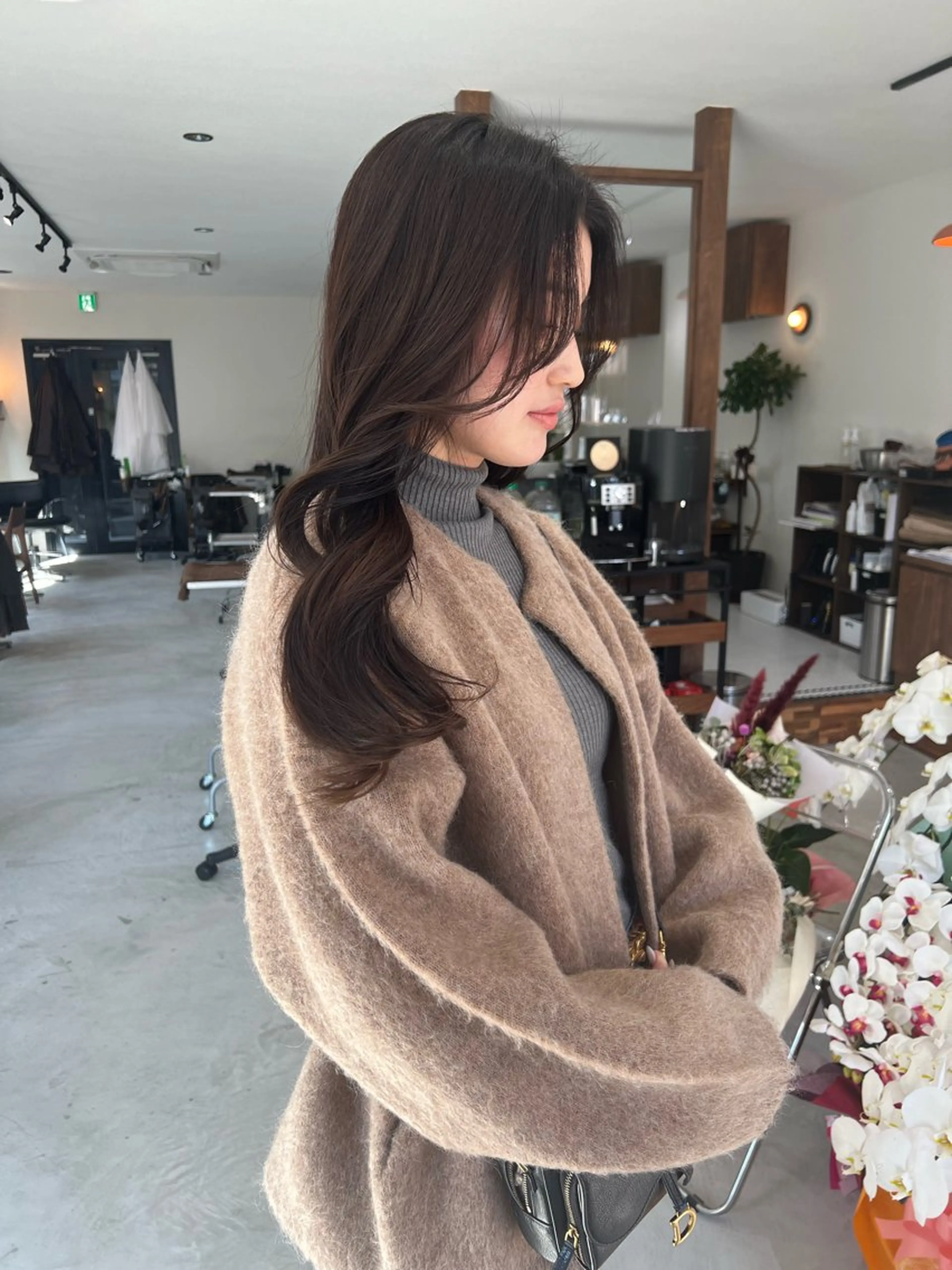 ロング カラー 韓国風ヘア レイヤーカット ヘアカラー トリートメント (h)wim ウィムのヘアスタイル