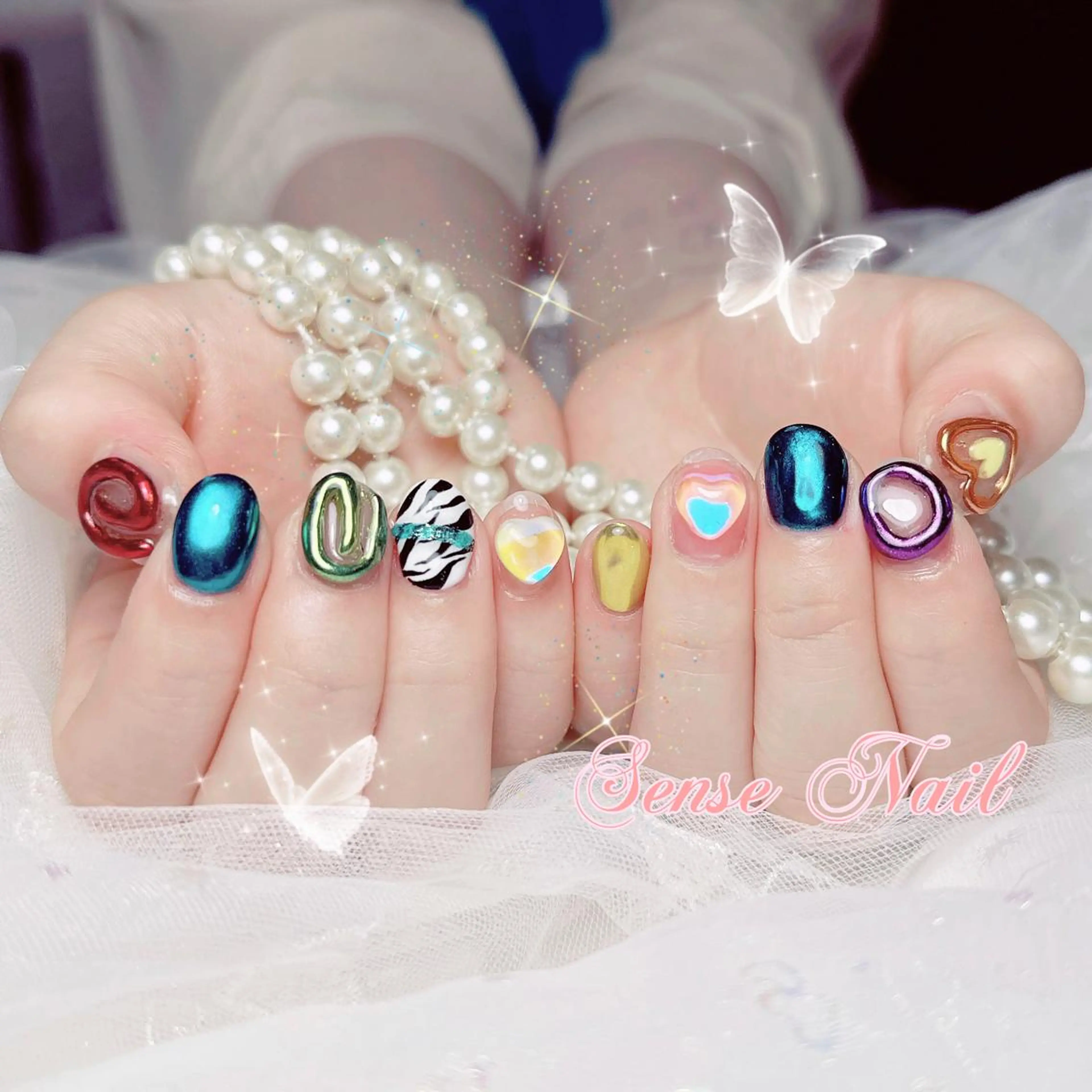 ネイル ハンドネイル ハンドケア Queenie 🦋のネイルデザイン