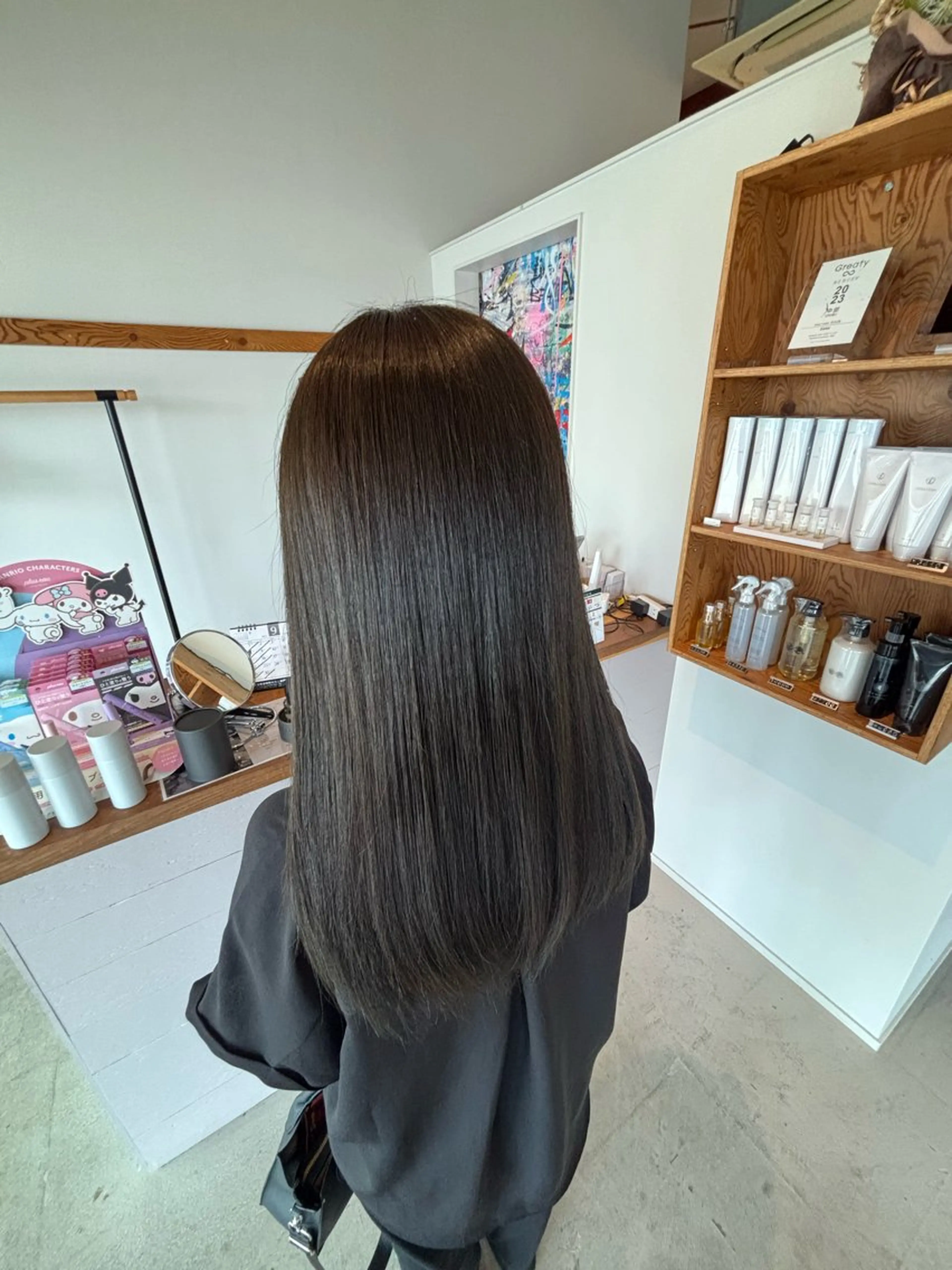 ロング ヘアカラー 西川 璃乃朱のヘアスタイル