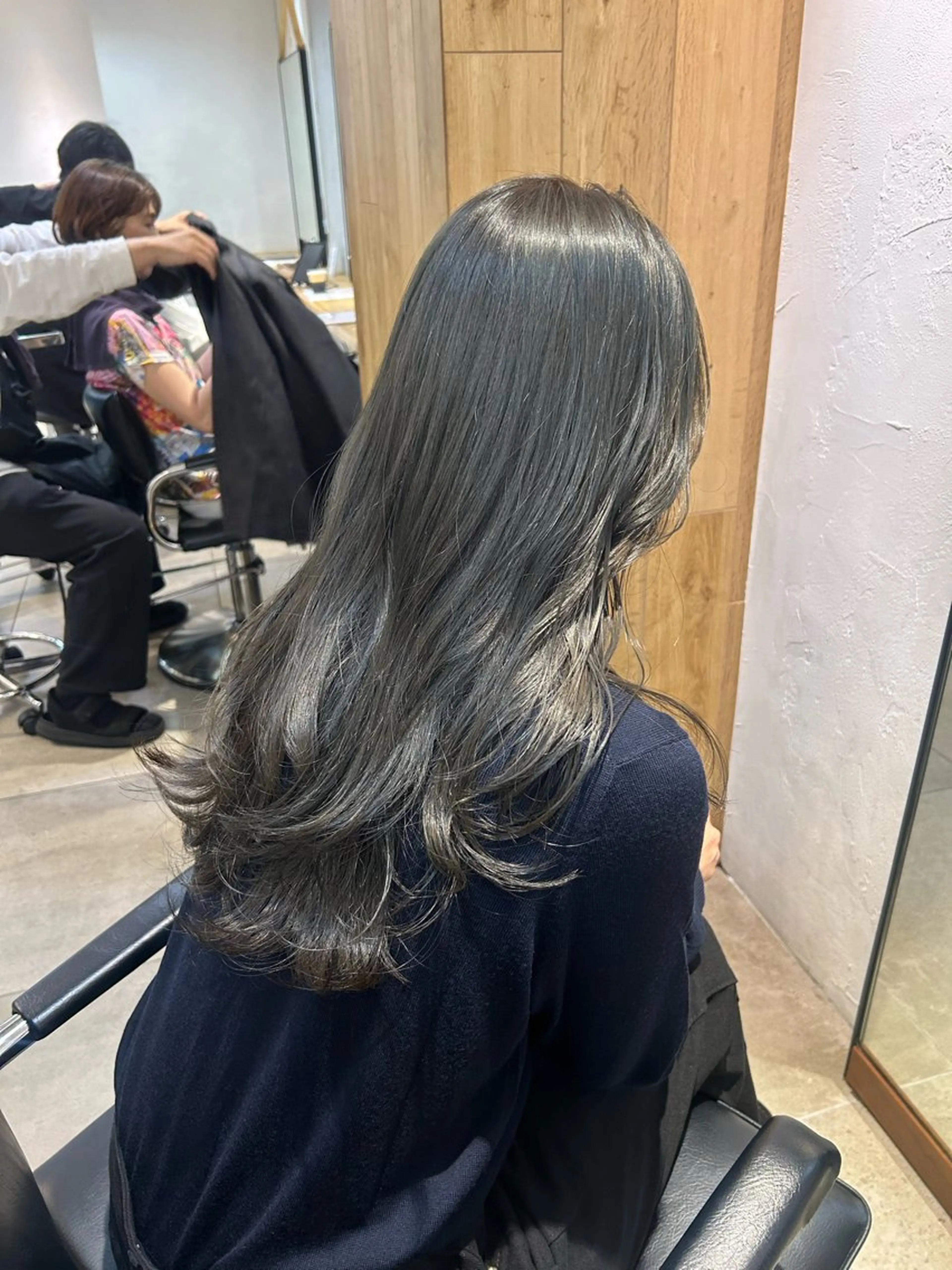 ロング カラー カット ヘアカラー Lomalia Moemiのヘアスタイル