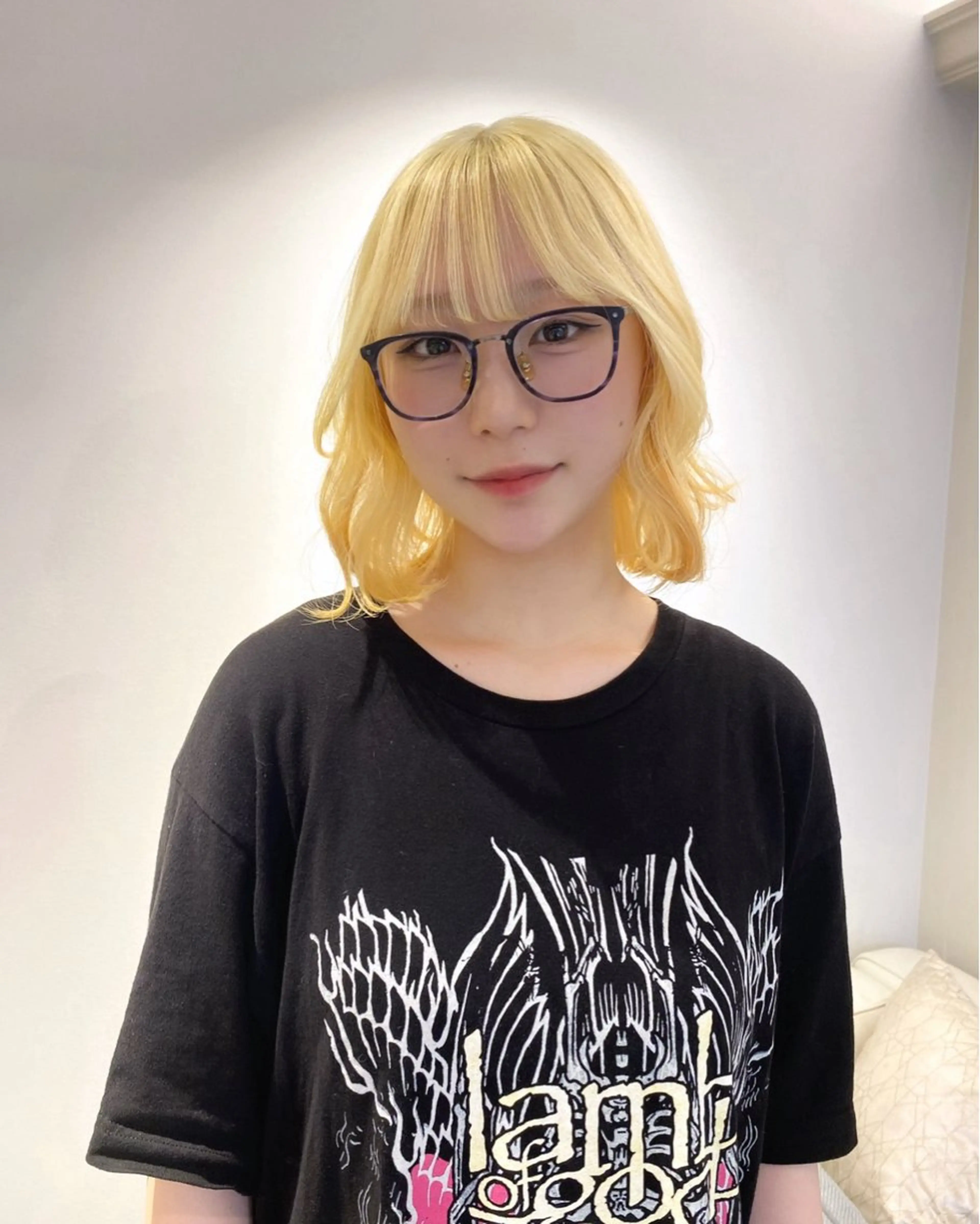 ミディアム カラー ブロンド ハイトーン渋谷🌙 MINORIのヘアスタイル