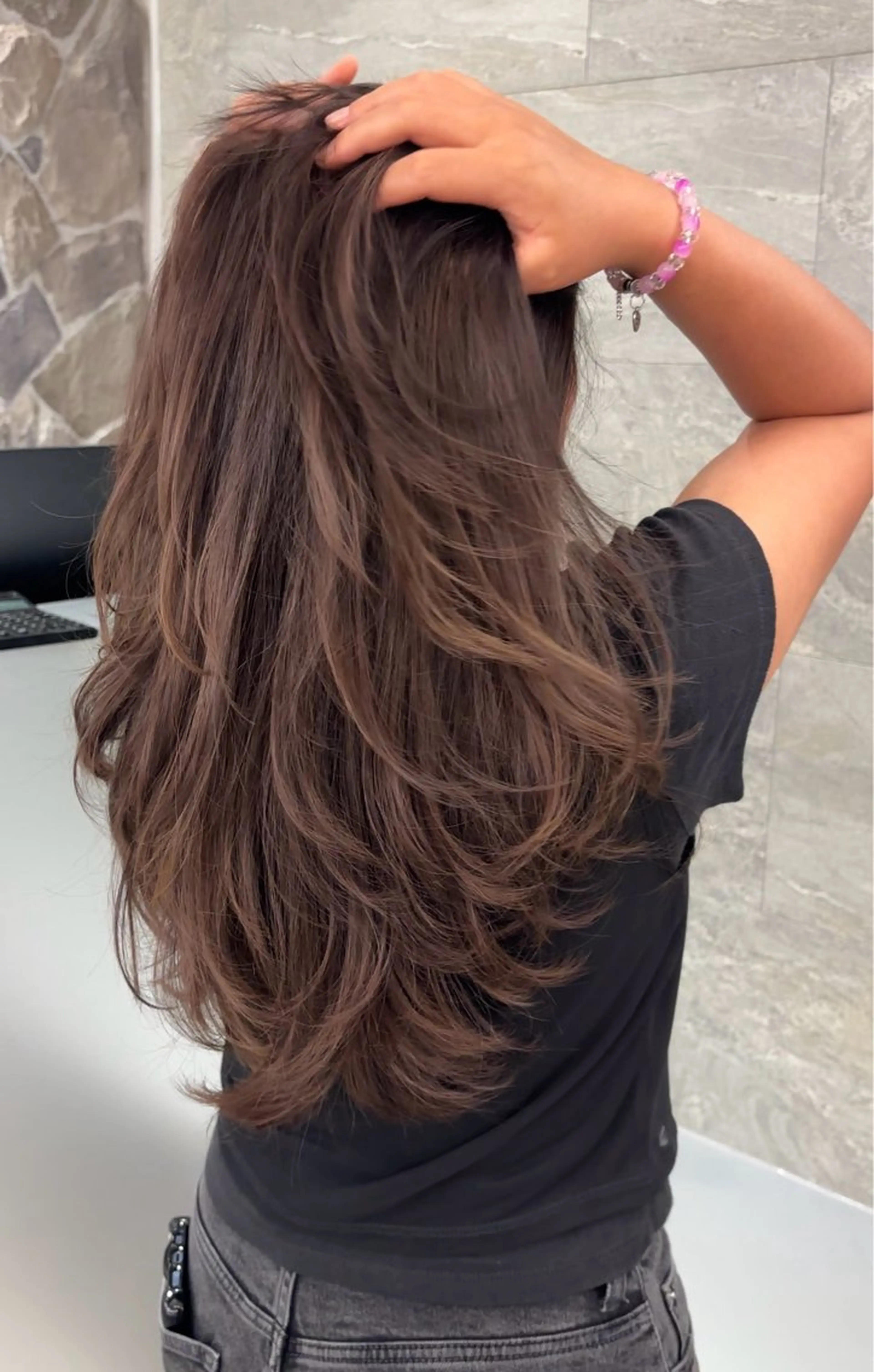 ロング カラー バレイヤージュ ブラウンカラー レイヤーカット カット ヘアカラー 🌺KANA🇺🇸 海外トレンドヘアのヘアスタイル