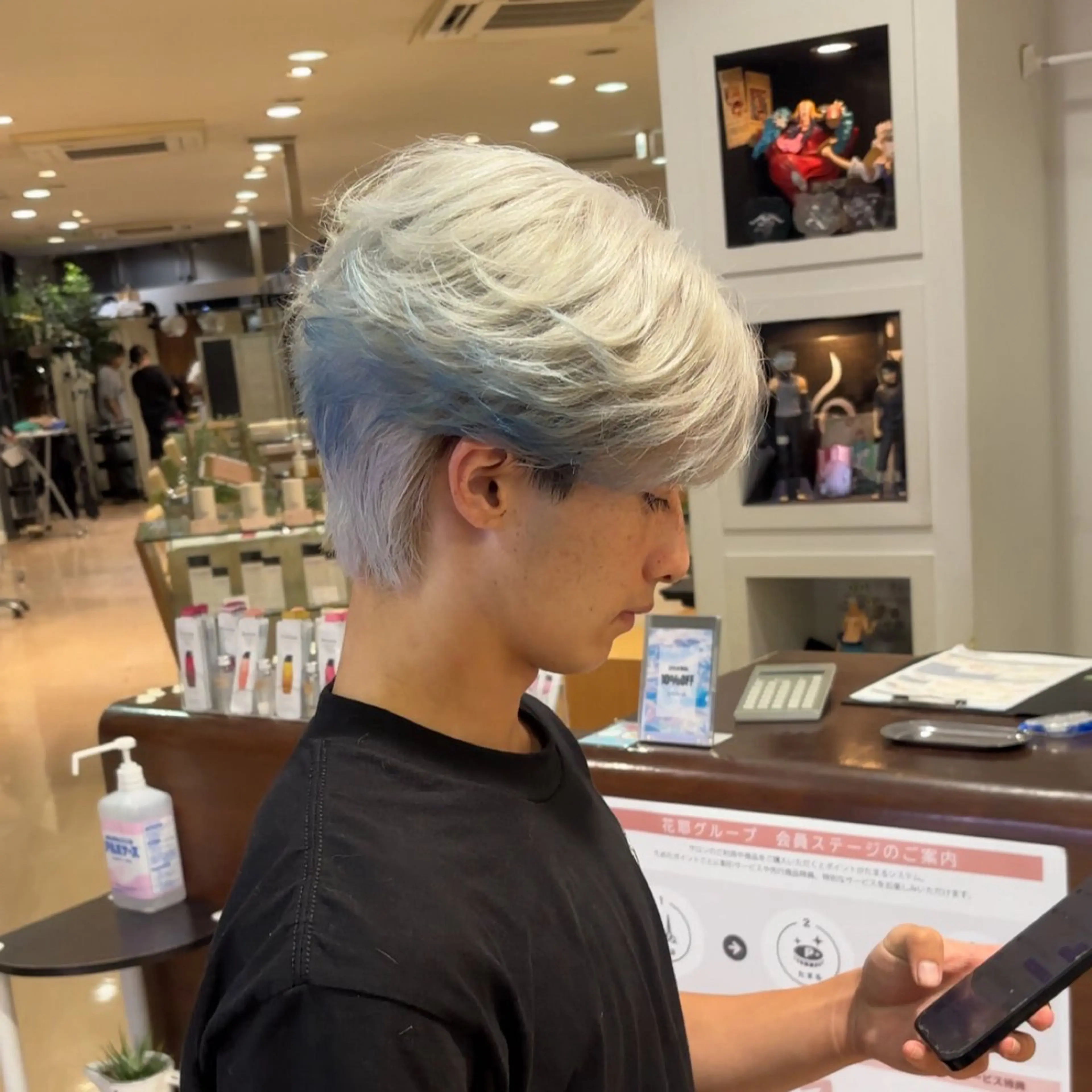ショート カラー メンズパーマ✨️ ケアブリーチカラーのヘアスタイル