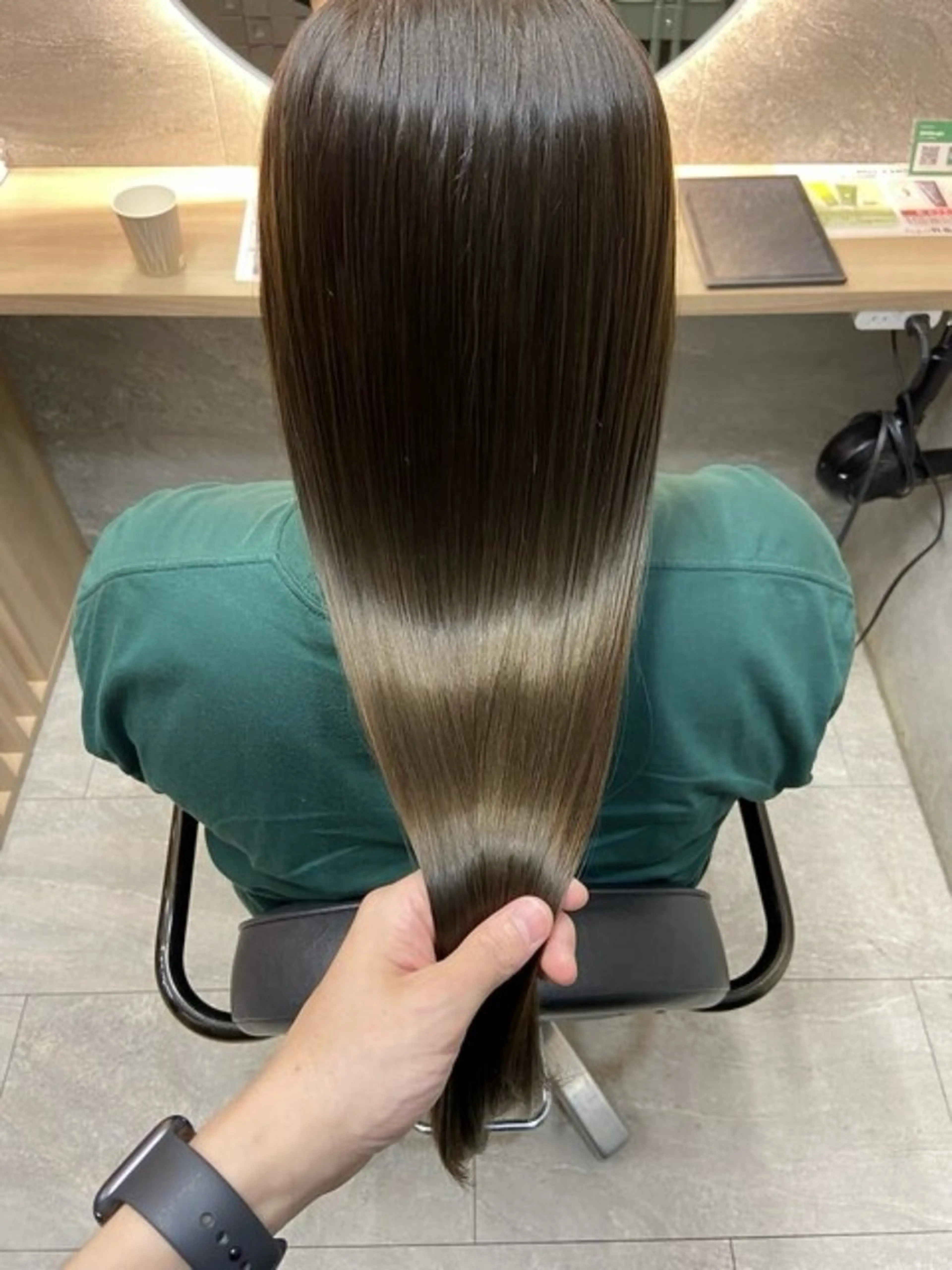 ⭐️期間限定⭐️カット＋カラー＋髪質改善ULTOWAトリートメントの写真