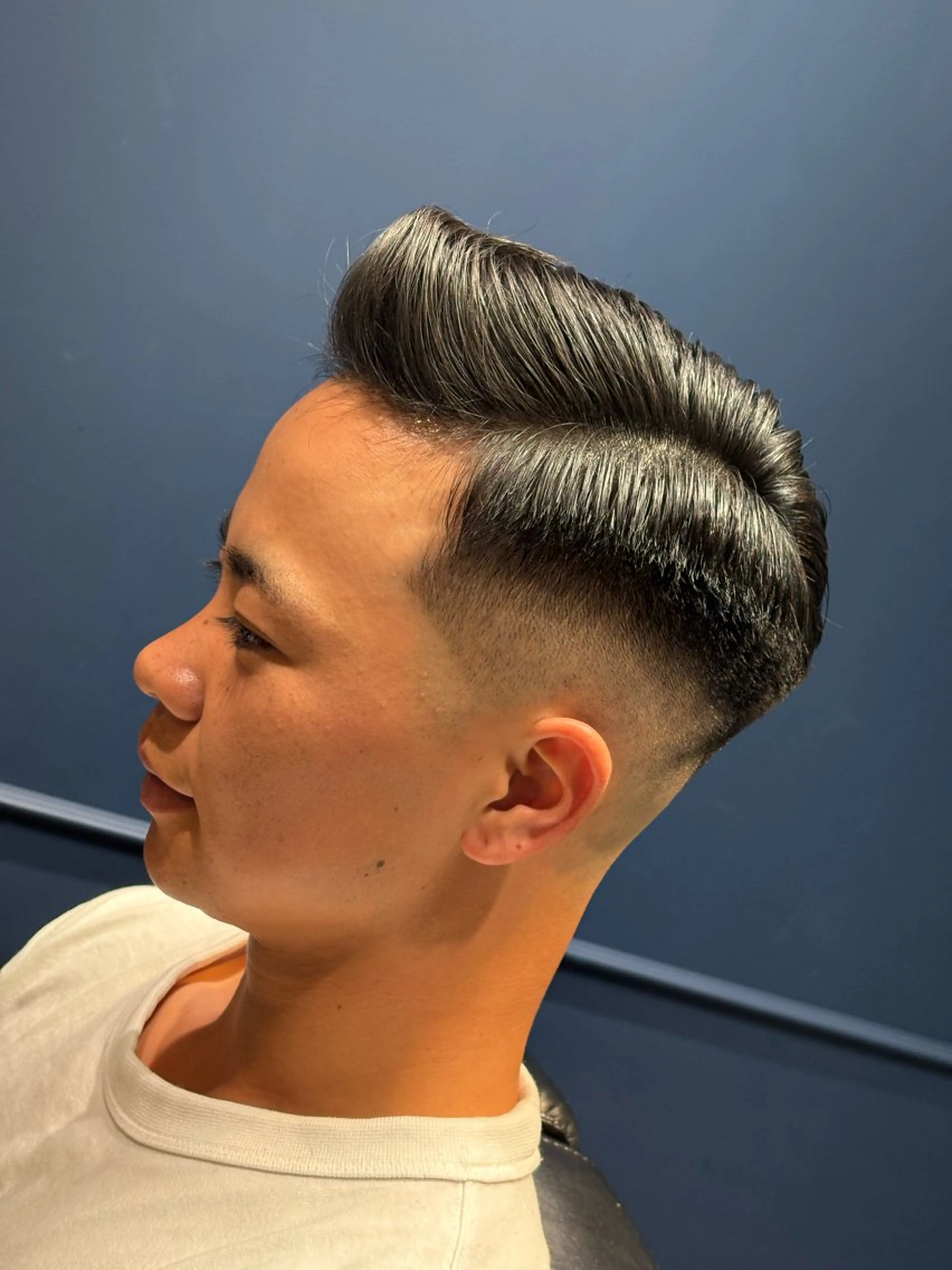 ミディアム The Premium Barber Dampfer所属・西井 義就のヘアスタイル