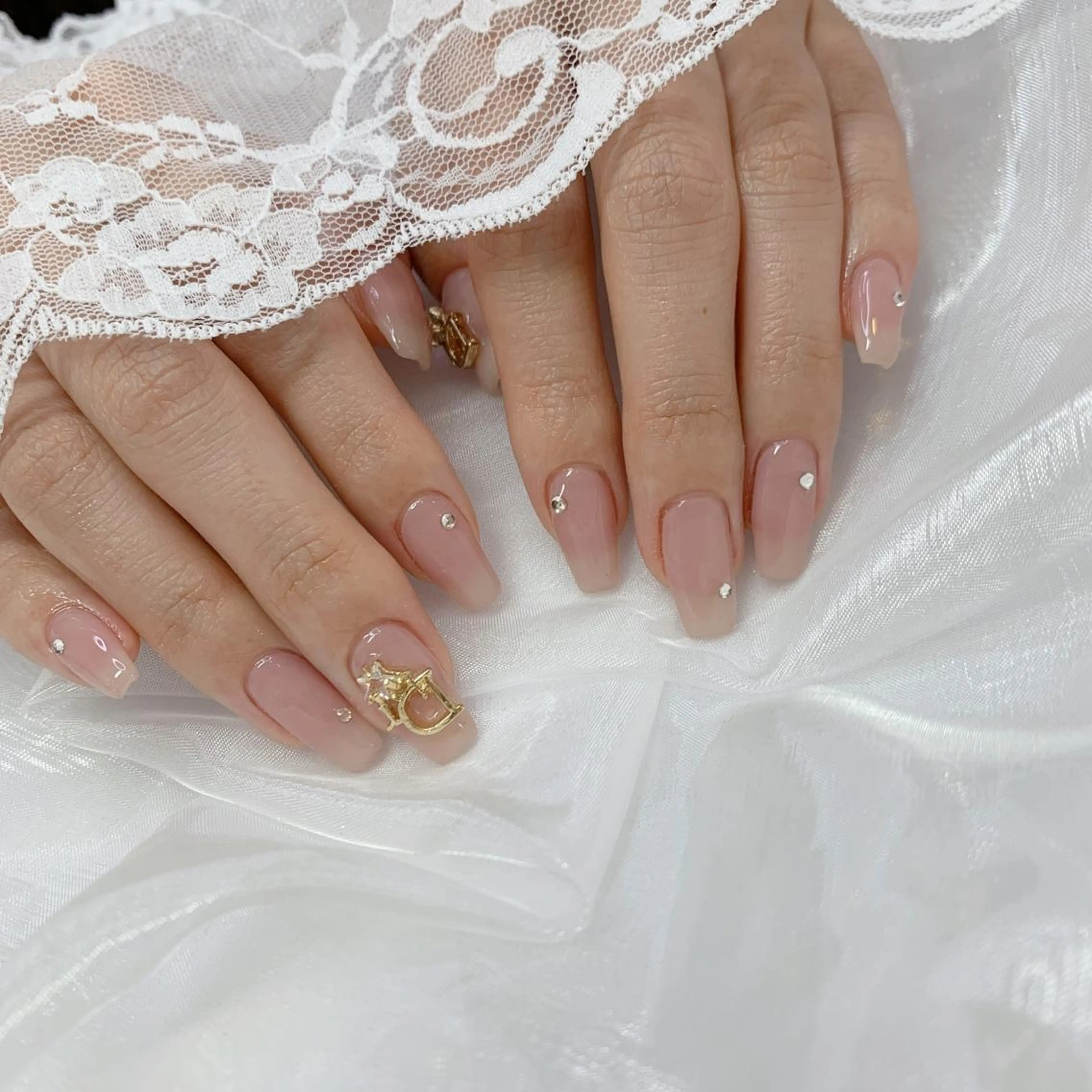 ネイル ハンドネイル La neige* yuki 🥯🍑のネイルデザイン