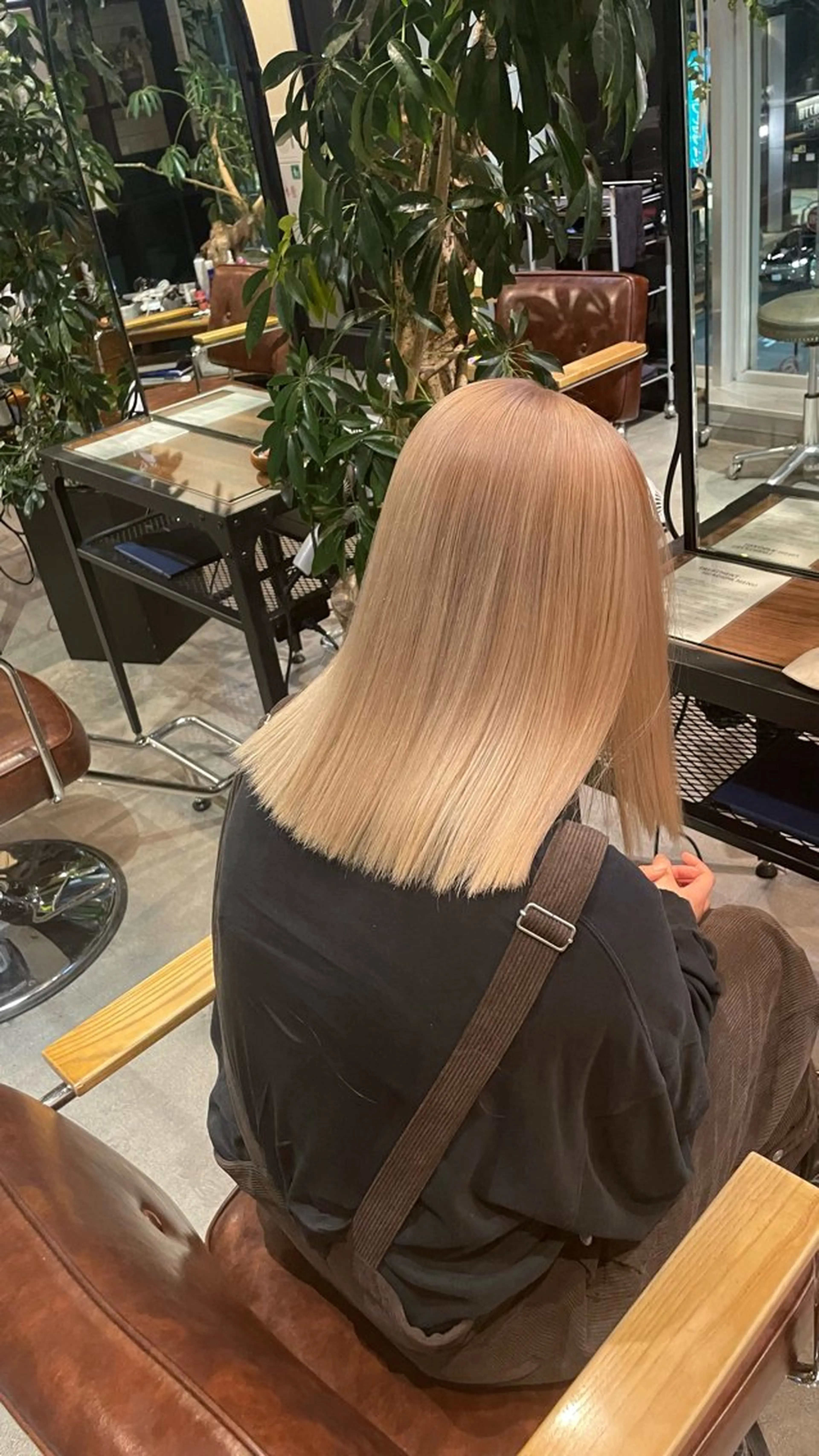 ミディアム ヘアカラー トリートメント hairdesign collet ginza所属・🌈ケアブリーチ🌈 デザイン🪅ひかるのヘアスタイル