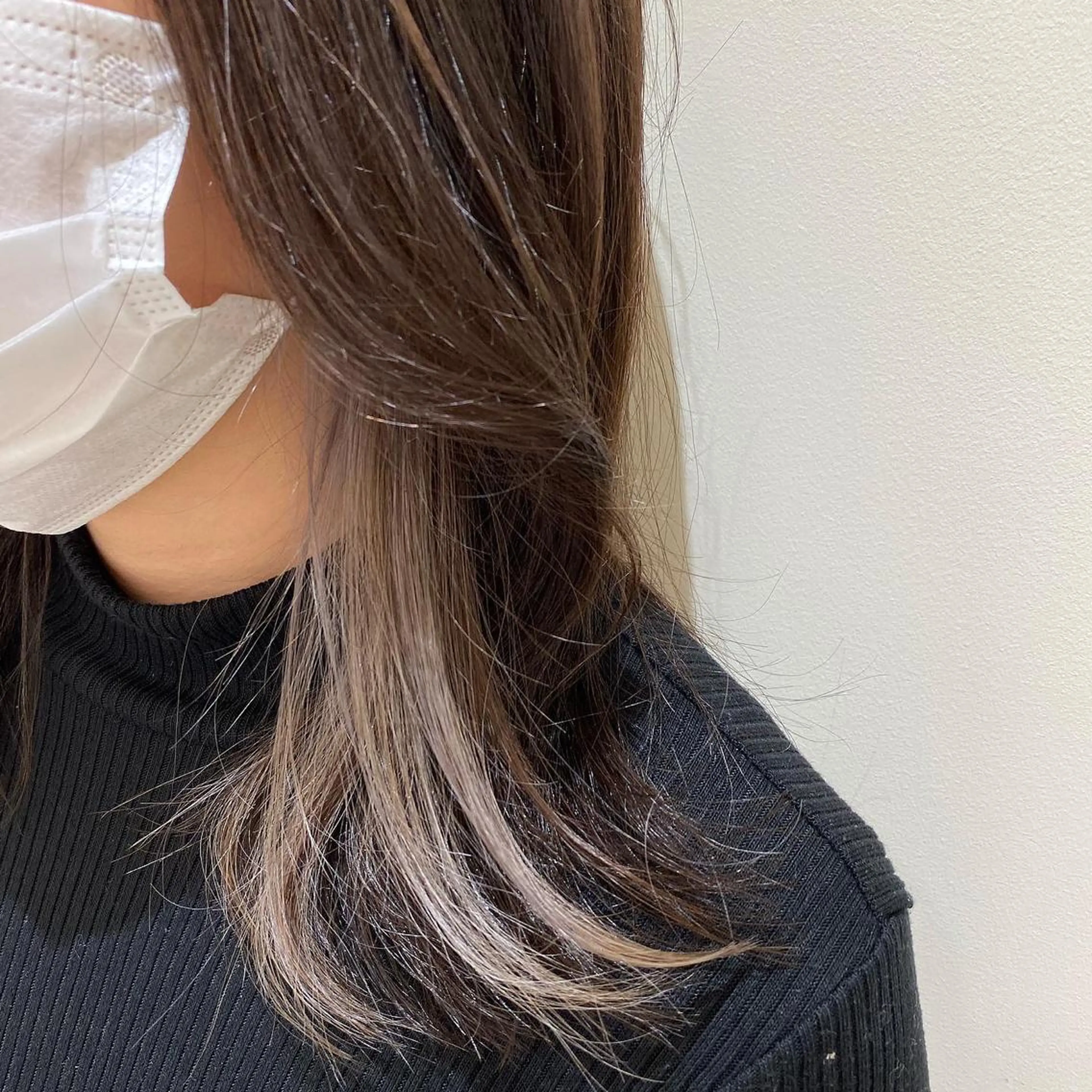 セミロング カラー プレイングカラー🤍 細めハイライトのヘアスタイル