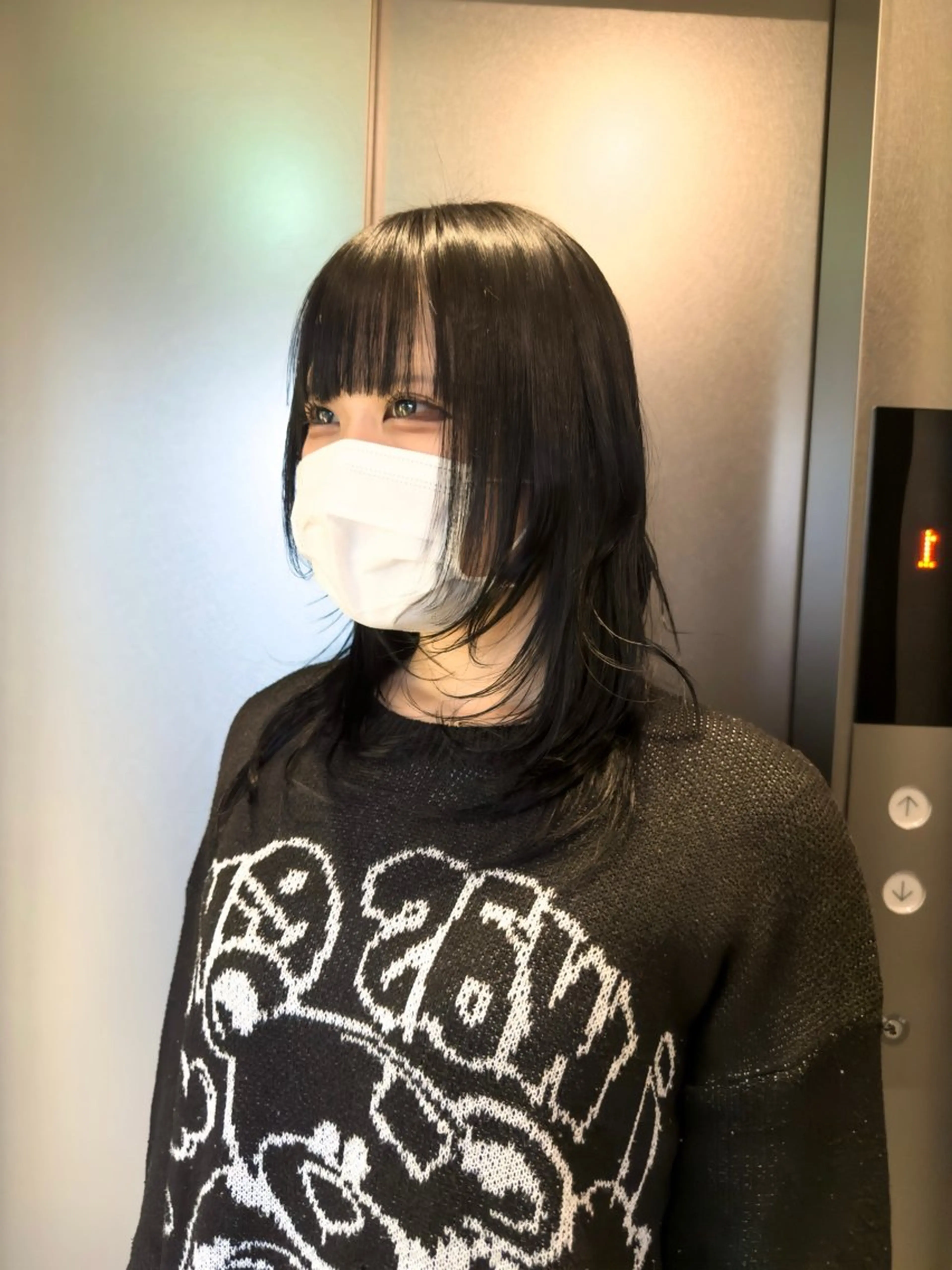 セミロング カラー レイヤーカット ウルフカット ウルフレイヤー カット ヘアカラー トリートメント 透明感/血色カラー/ 似合せレイヤー/ゆいのヘアスタイル