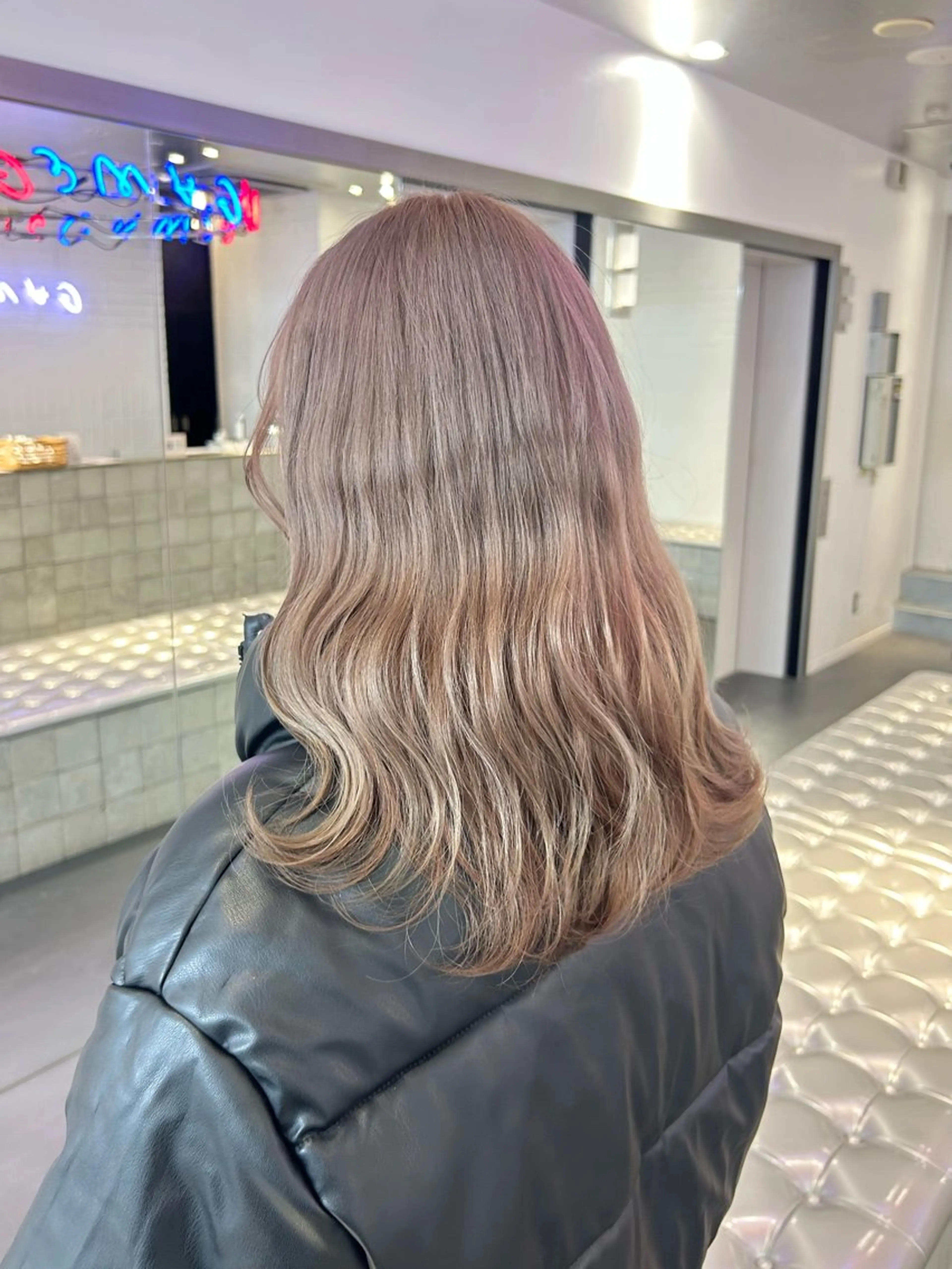 ロング ボブ エクステ 外国人風カラー レイヤーカット ヘアカラー トリートメント MiRI💜地毛級 エクステ✖似合わせ技のヘアスタイル