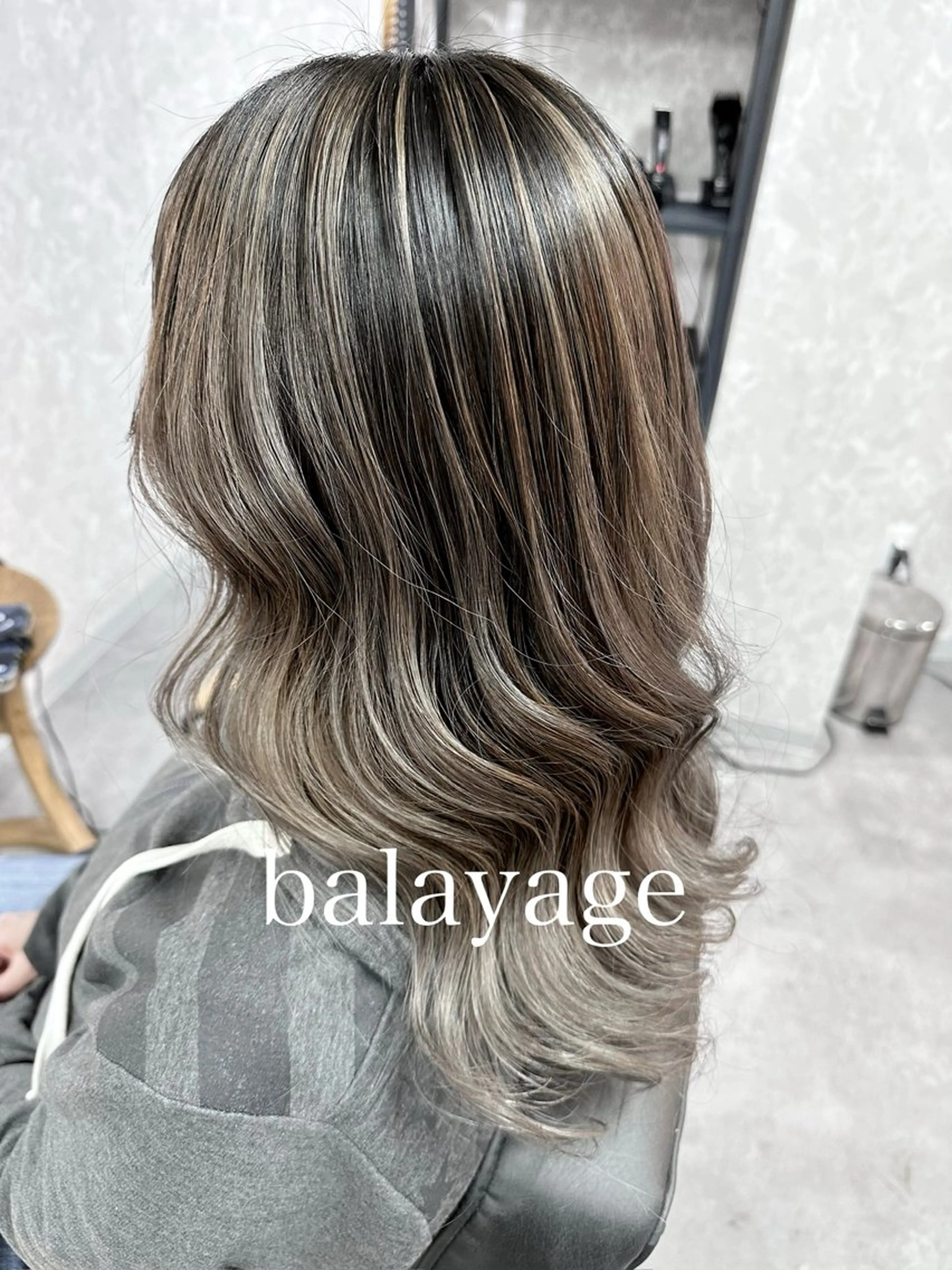 セミロング 横田 ひかるのヘアスタイル