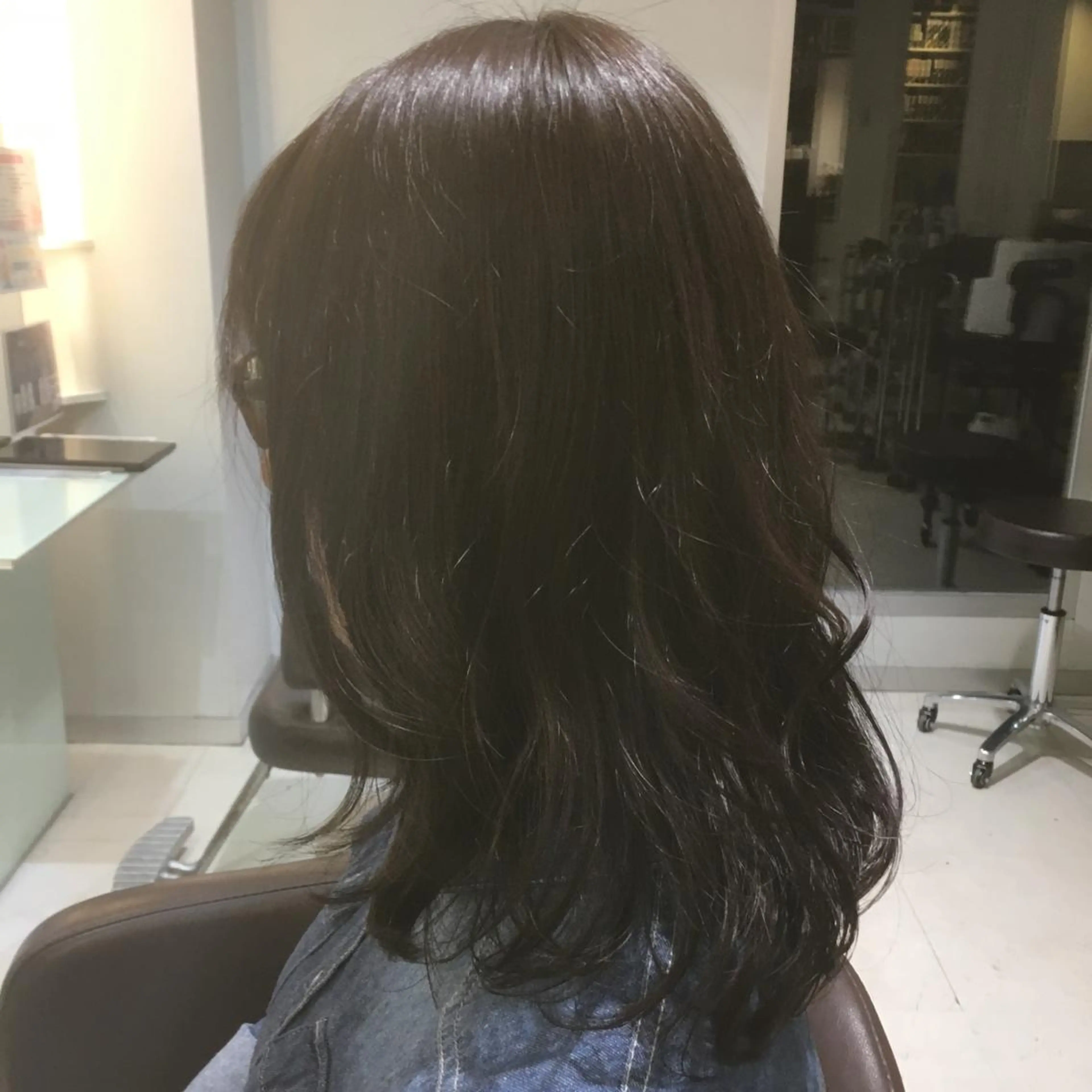 セミロング カラー しのはら まどかのヘアスタイル