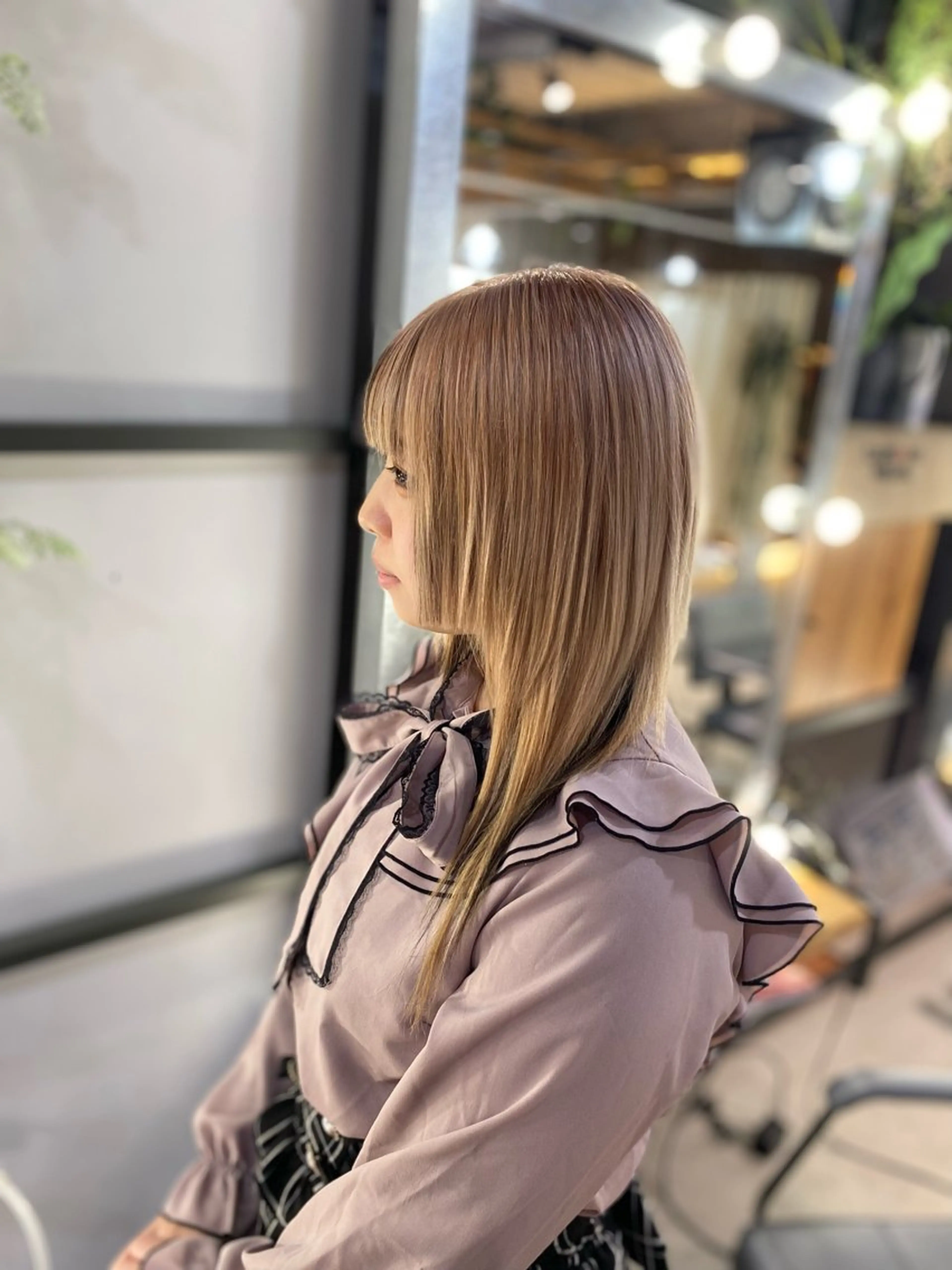 ロング カラー ベージュカラー 伊藤 裕也のヘアスタイル