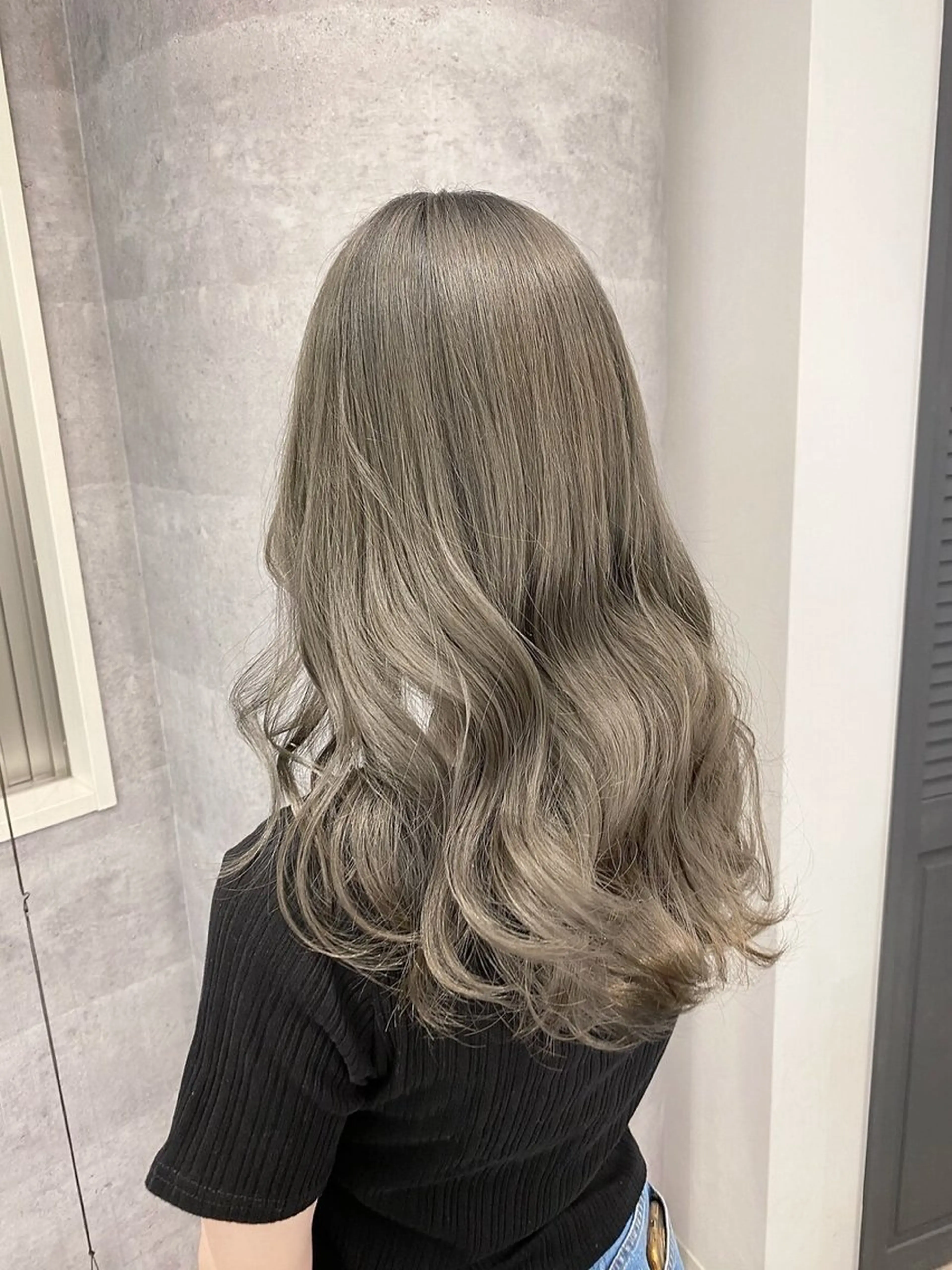 ロング カラー ブリーチ 透明感カラー グレージュ ヘアカラー ケアブリーチ🌟 ♢WATARU♢のヘアスタイル