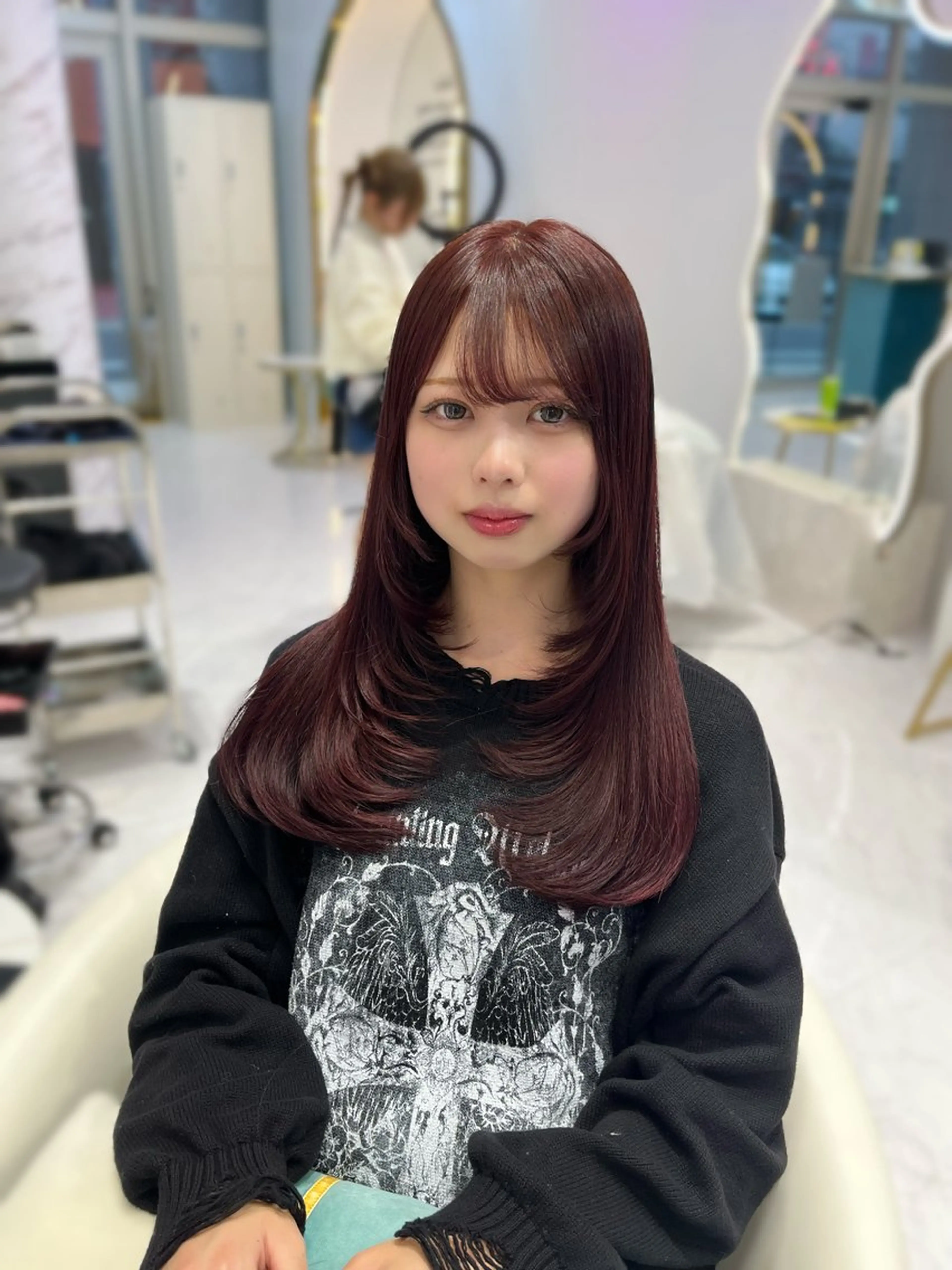 ロング カラー カシス レッドカラー ハイレイヤー 韓国風ヘア レイヤーカット カット ヘアカラー トリートメント 名古屋/透明感カラー /韓国ヘア/高木梨帆のヘアスタイル