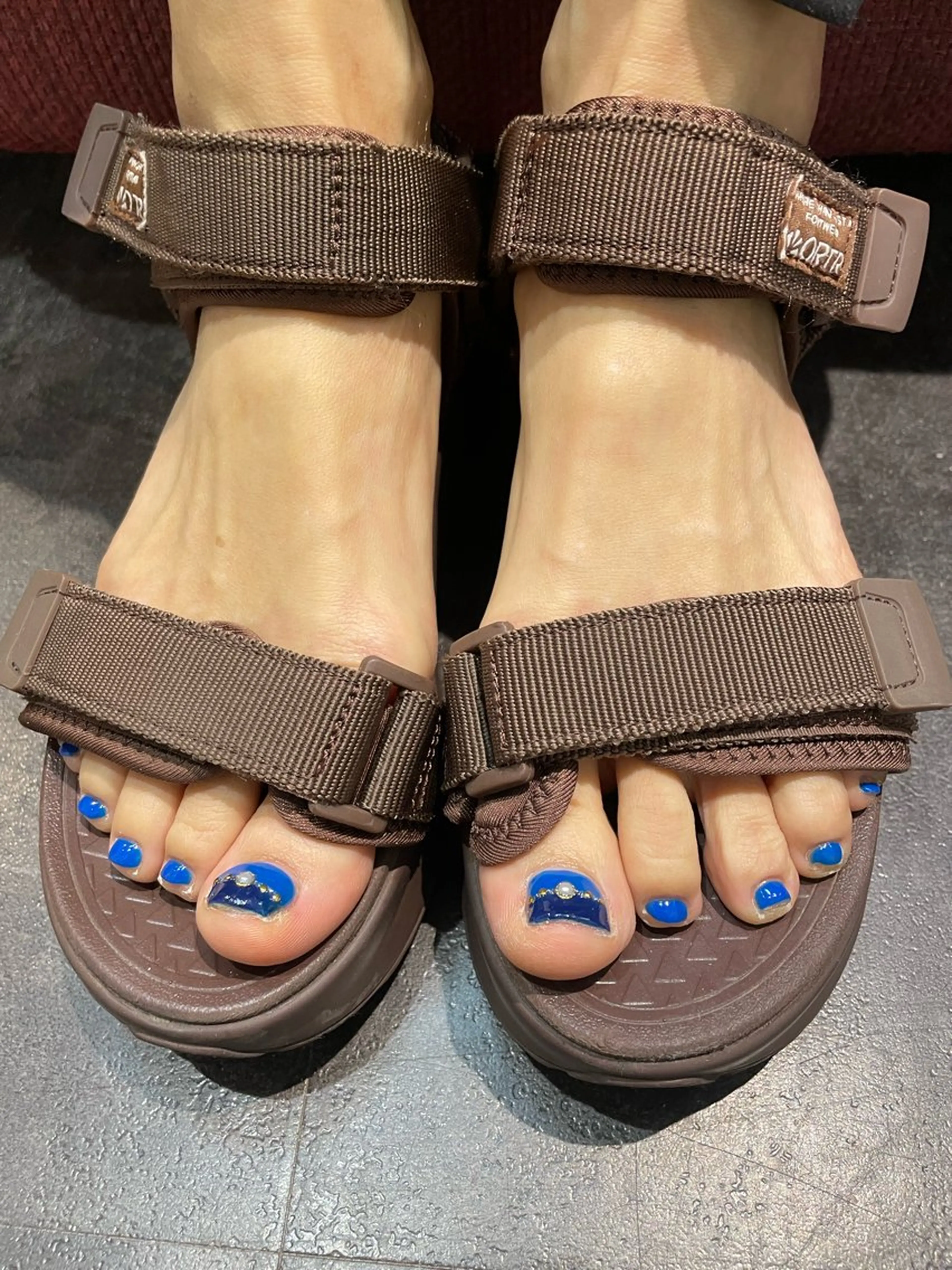 ネイル ブルー ネイビー フットネイル Bianca浦和 吉田愛理/ニュアンスのネイルデザイン