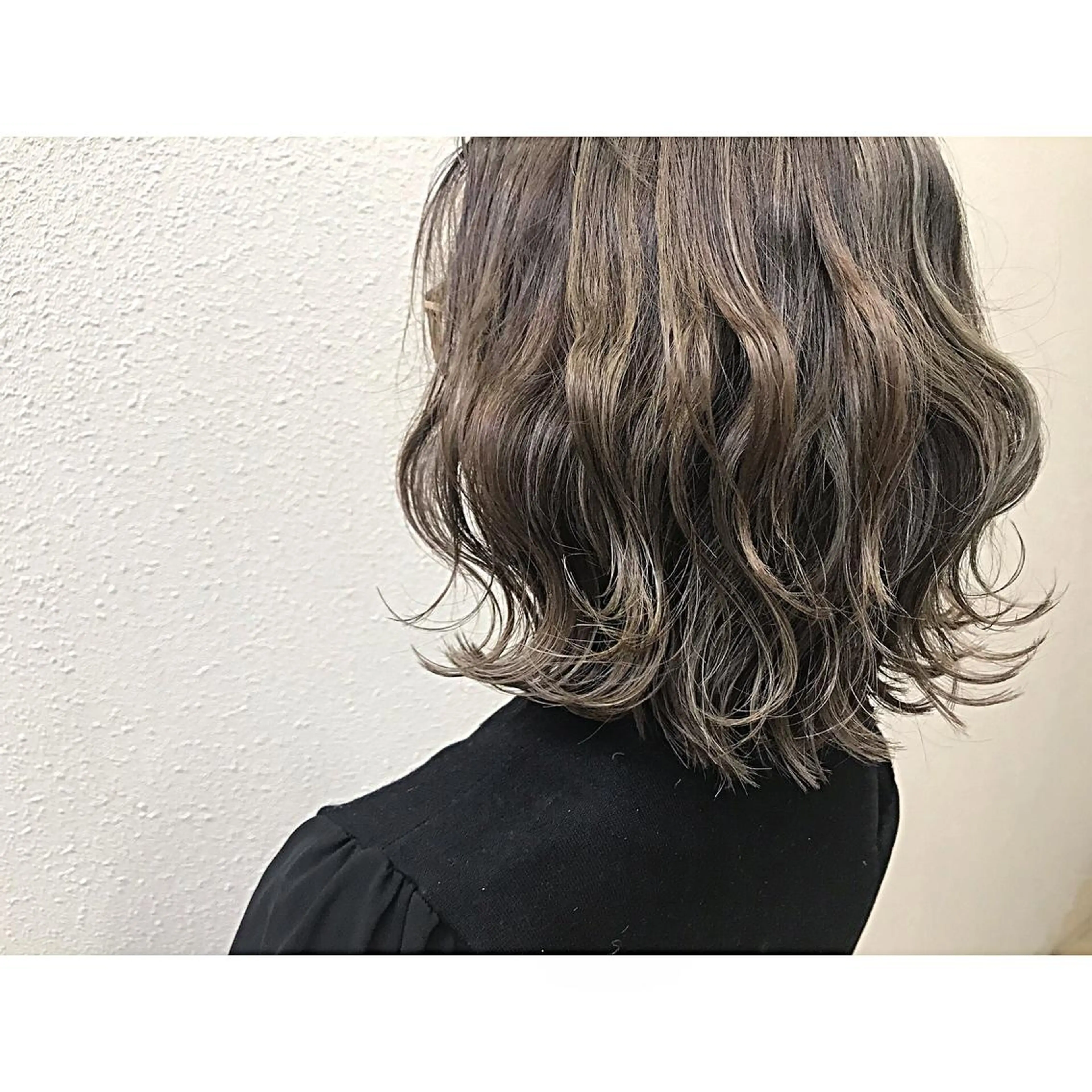 ミディアム カラー アディクシーカラー ハイライトカラー ハイライト カット ヘアカラー トリートメント 荒木 拓也のヘアスタイル