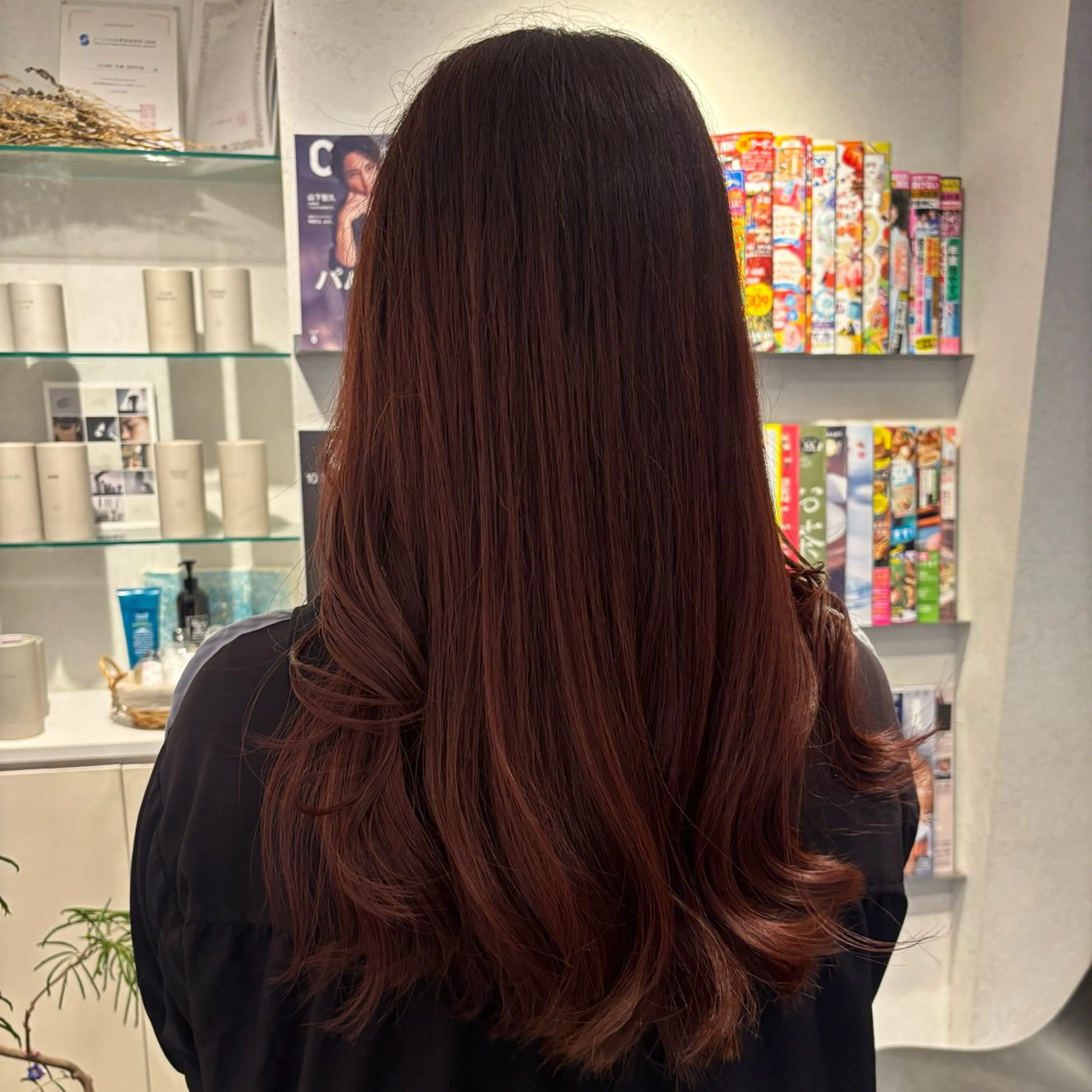 ロング カラー カシス カット ヘアカラー 草野 亜弥のヘアスタイル