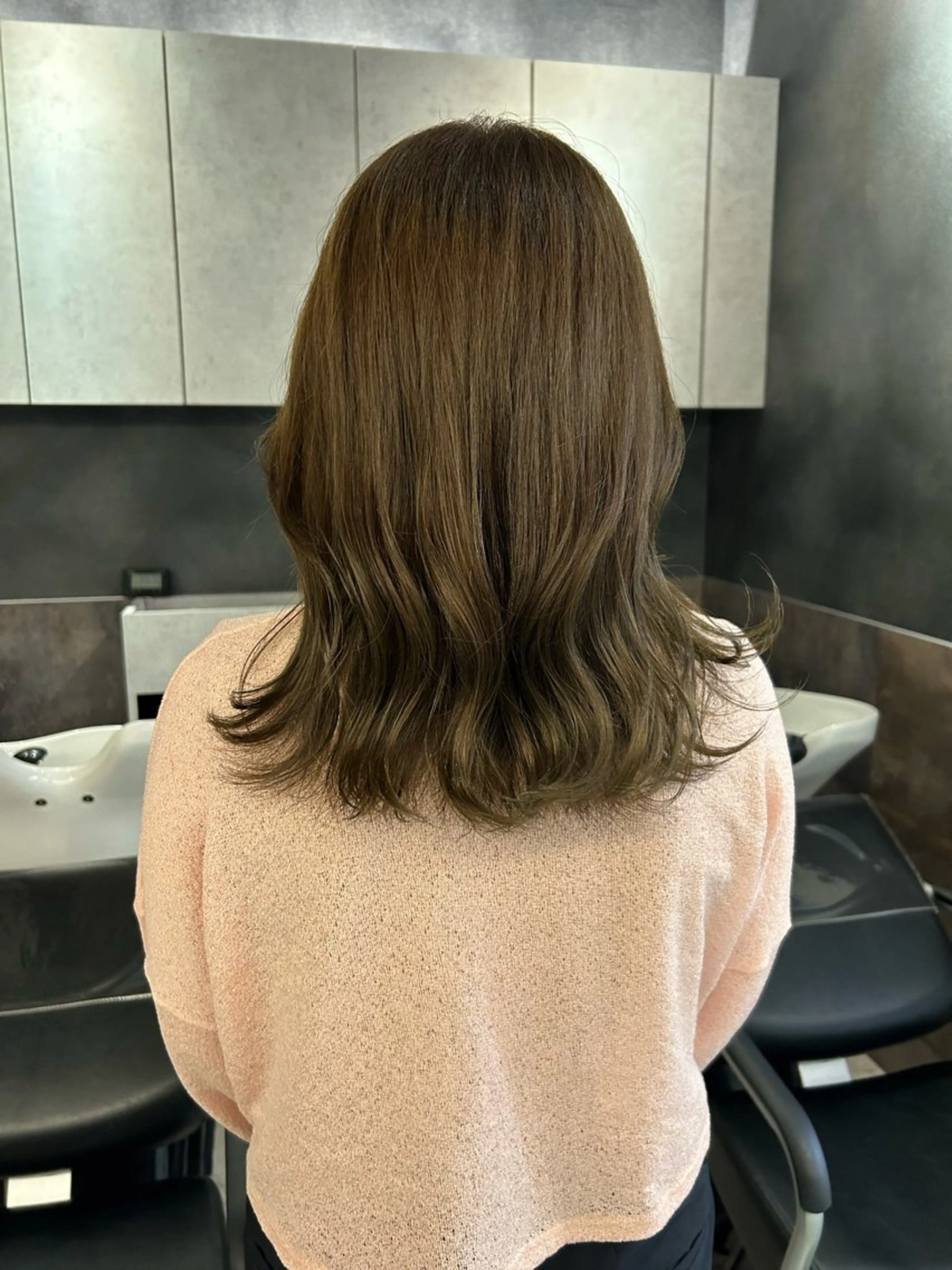 セミロング カラー ベージュカラー 透明感カラー オリーブベージュ ピンクカラー ピンクベージュ カット ヘアカラー GO TODAY SHAiRE SALON所属・SAKINO． ベージュカラーのヘアスタイル