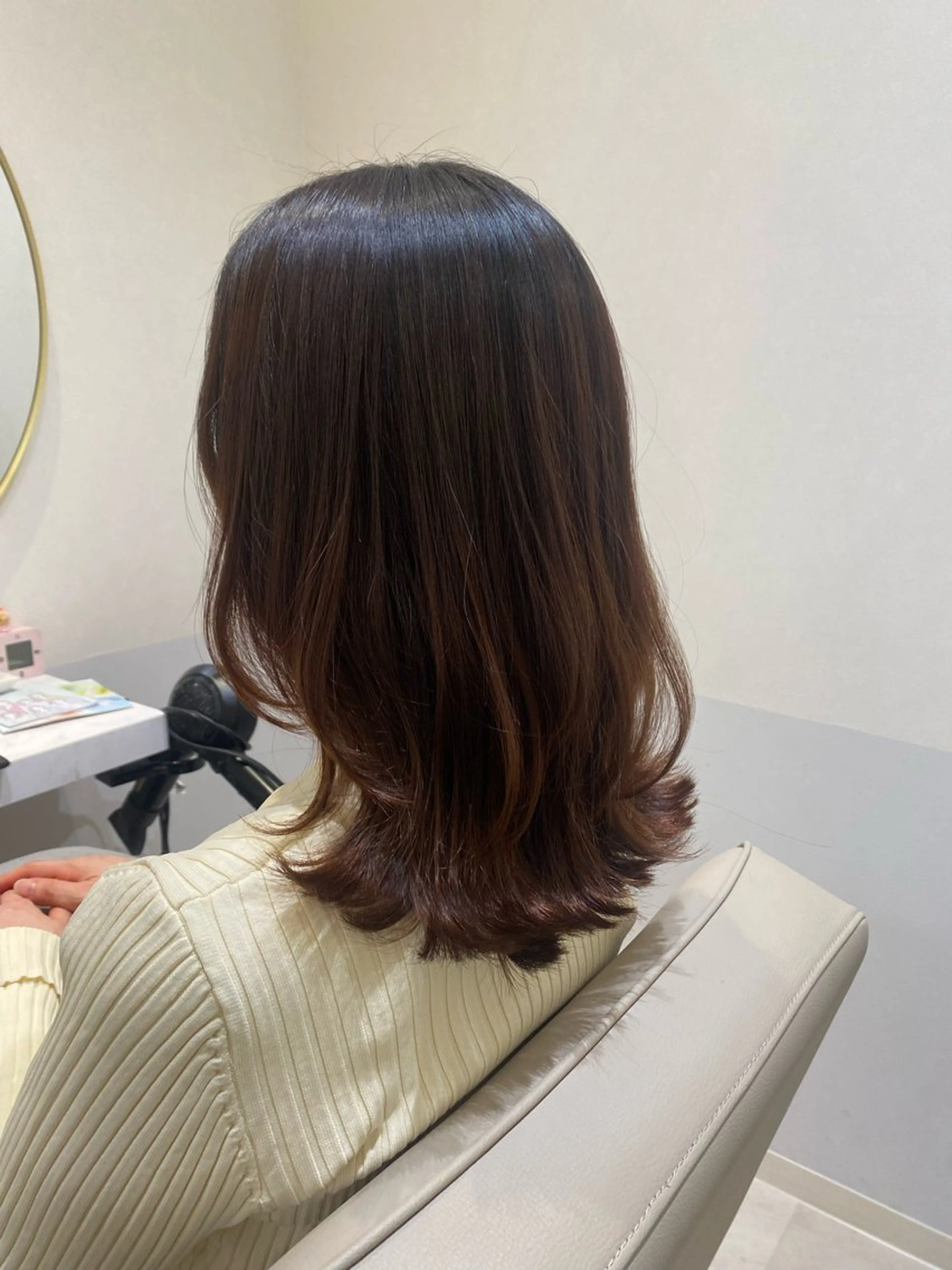 ミディアム ミディアムレイヤー レイヤーカット カット ヘアカラー 韓国ヘア・ブリーチ 🩵SHIZUKUのヘアスタイル