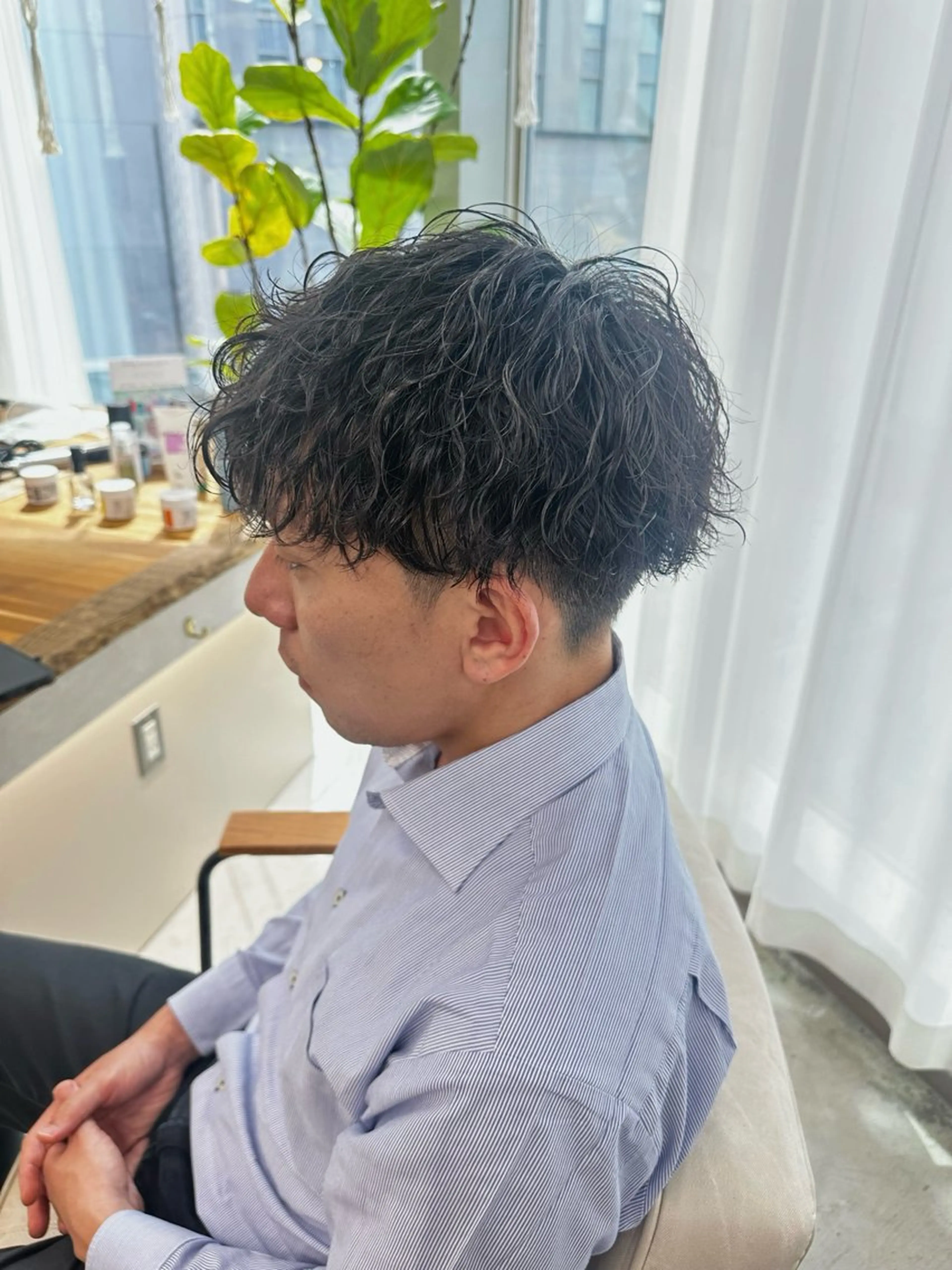 女性目線の好印象ヘアによるメンズカット+メンズパーマの写真