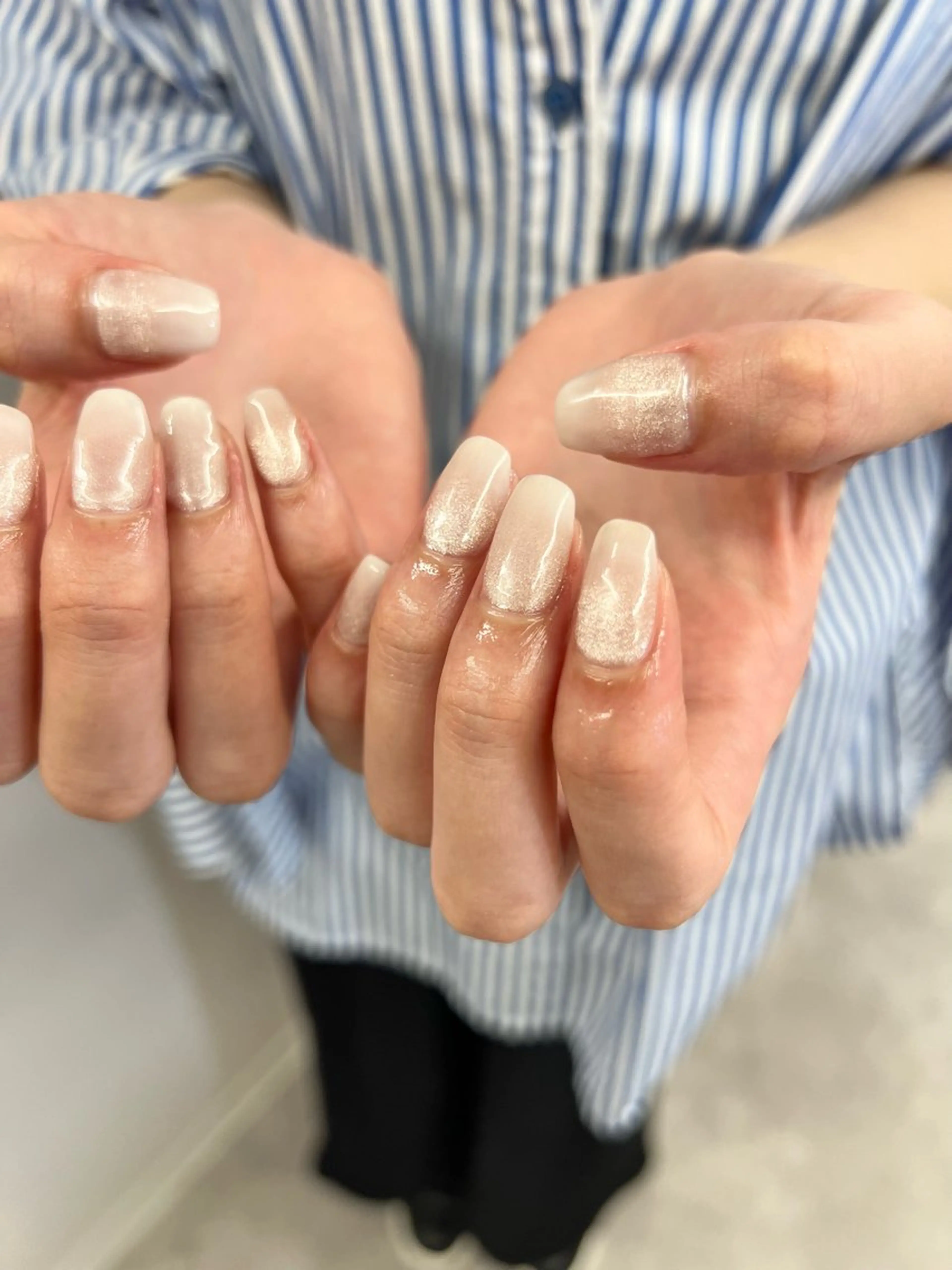 ネイル オーロラネイル ジェルネイル グラデーション 韓国ネイル マグネットネイル ハンドネイル ハンドケア Bana_ Nailのネイルデザイン