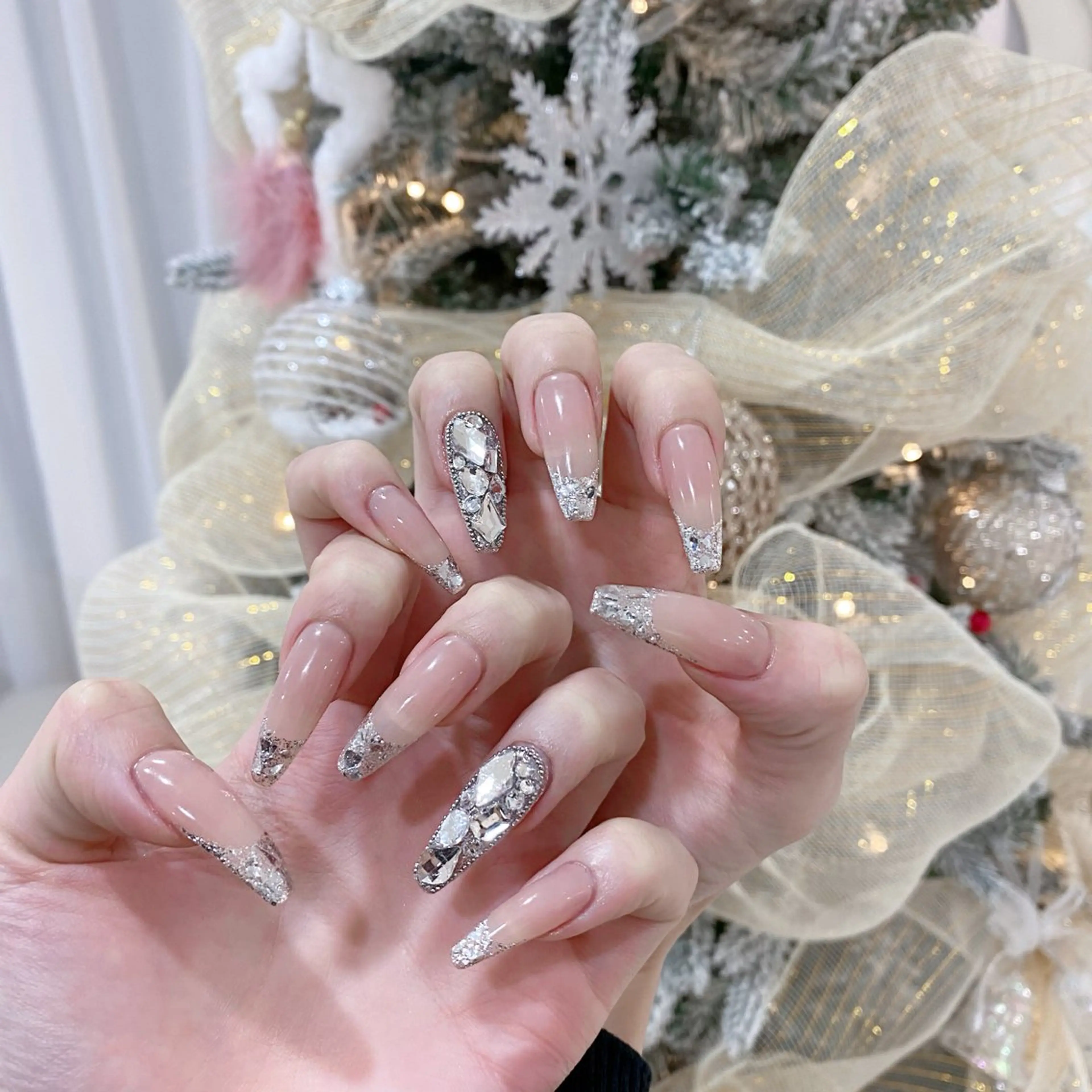 ネイル フレンチネイル ガラスフレンチ キラキラネイル 韓国ネイル ワンホンネイル FLY Nail Salonのネイルデザイン