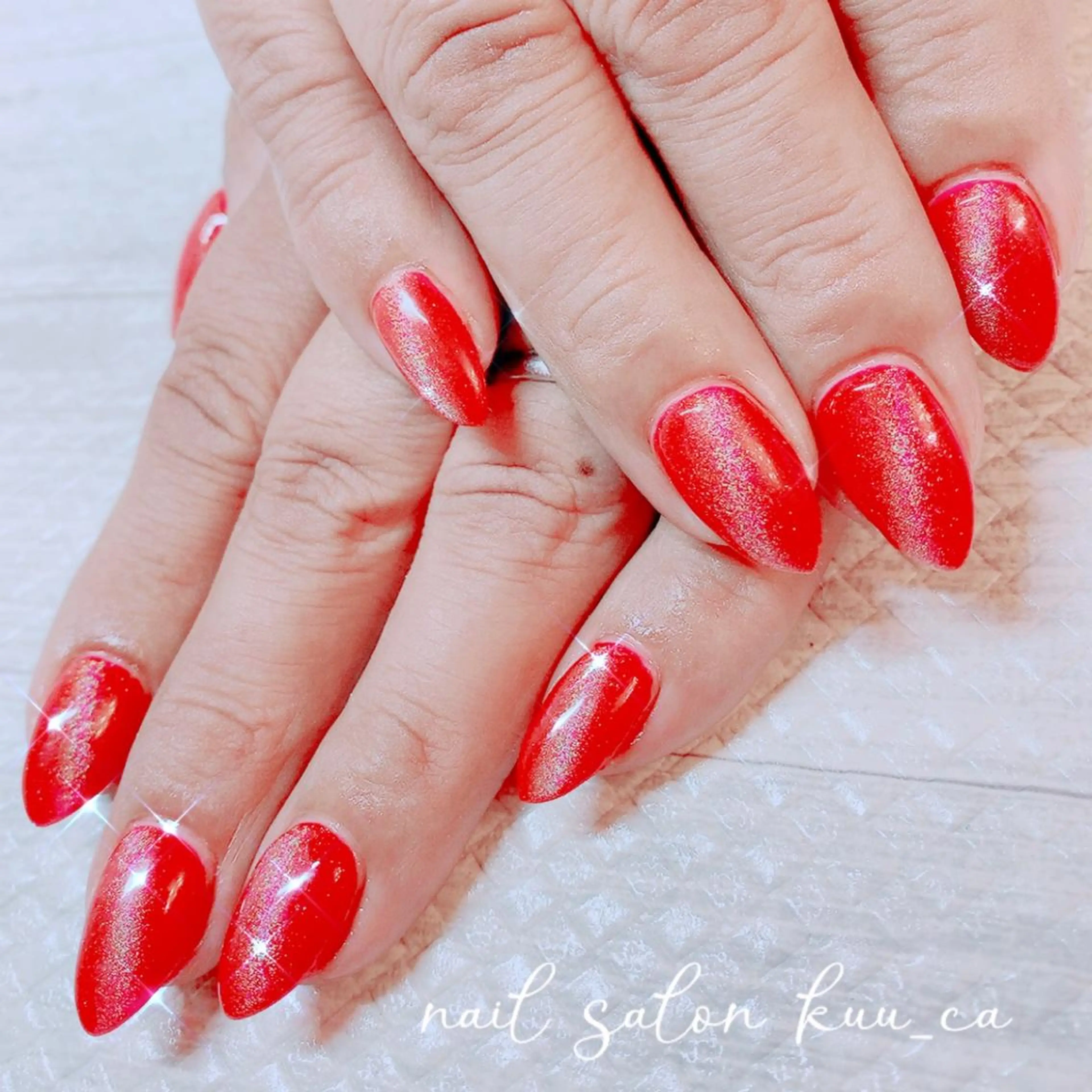 ネイル マグネットネイル 赤色 シルバー nail salon kuu_caのネイルデザイン
