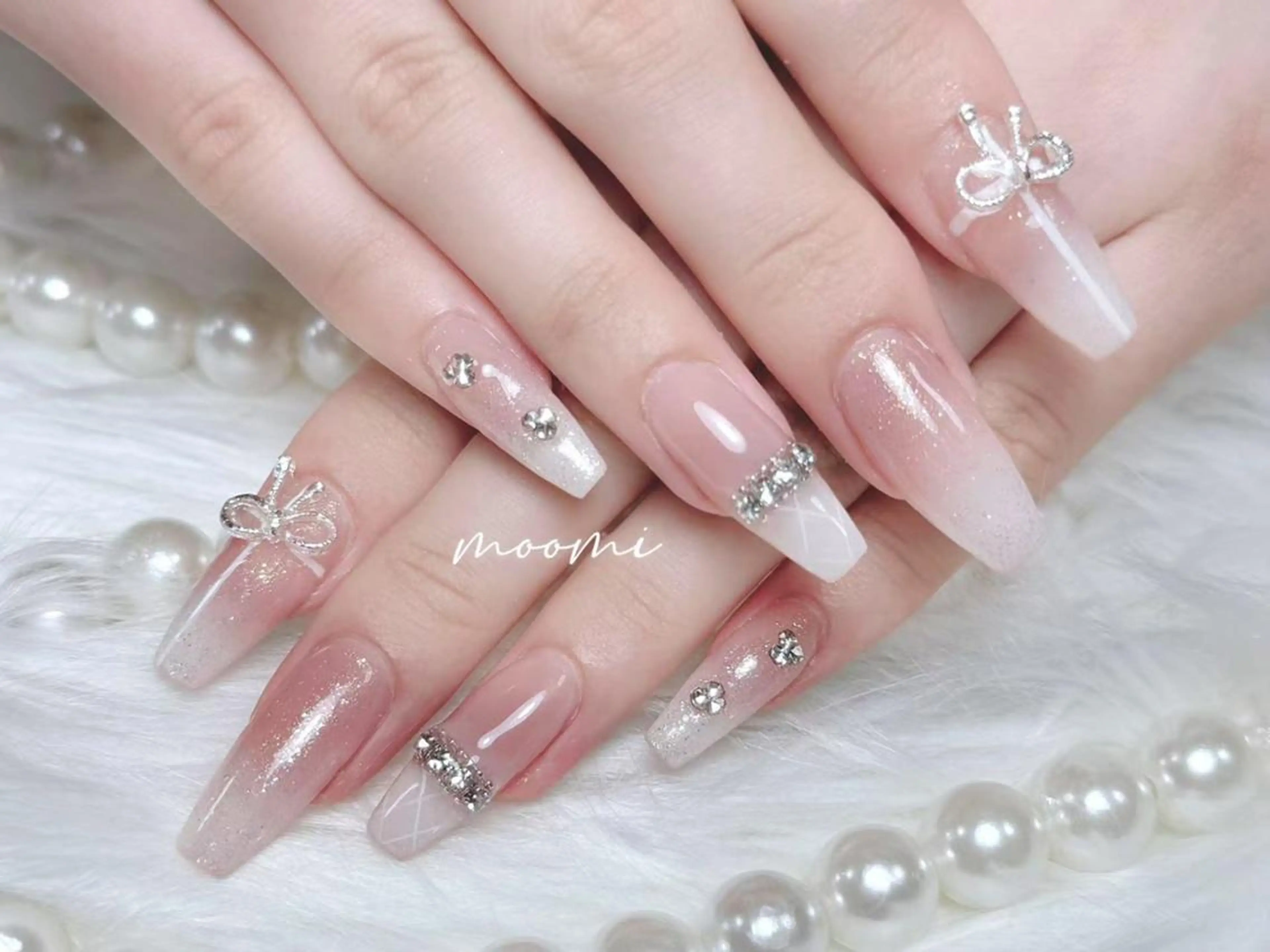 ネイル 長さ出し ジェルネイル グラデーション 韓国ネイル マグネットネイル ハンドネイル moomi nail スカルプ専門のネイルデザイン