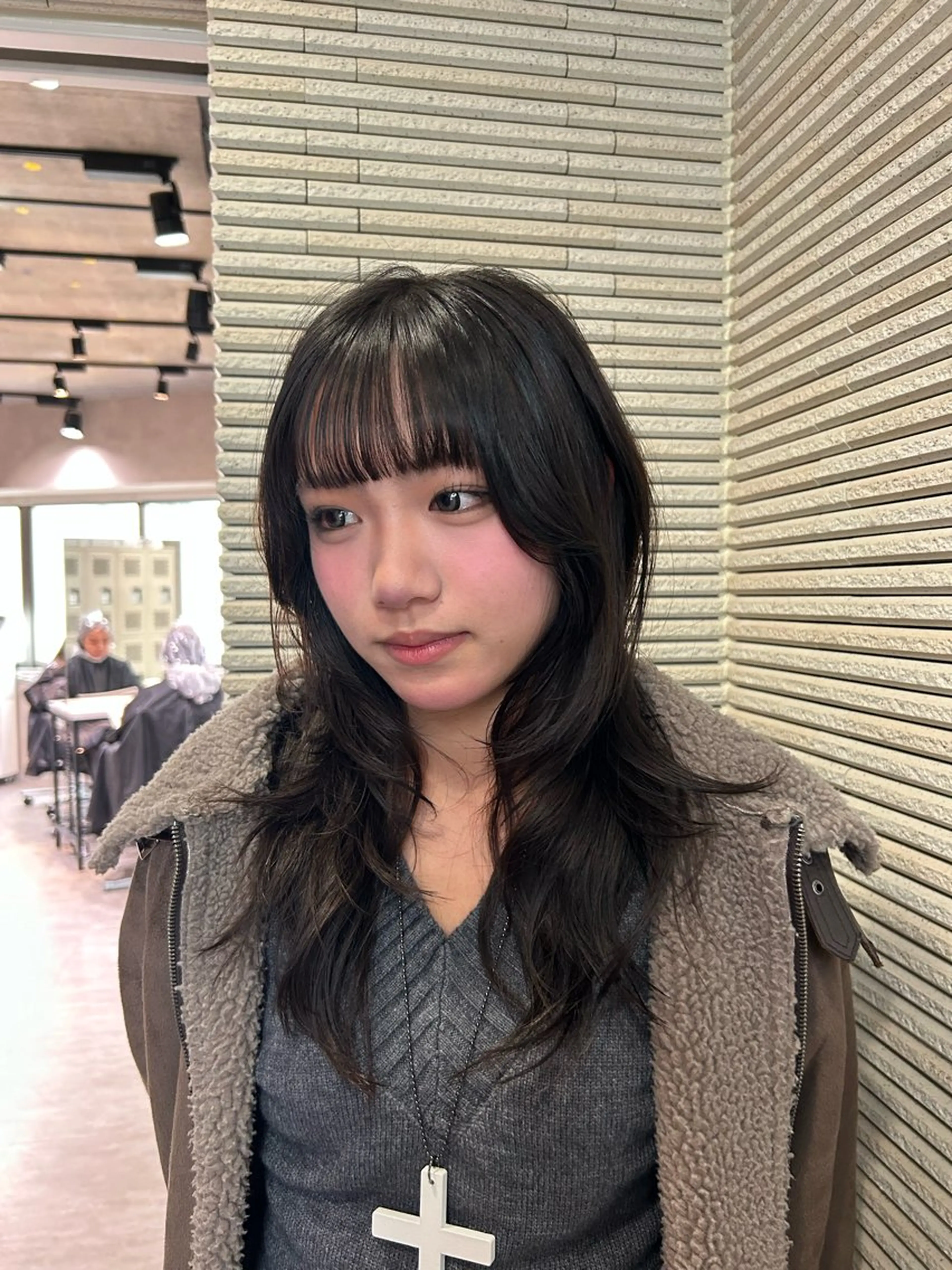 ミディアム ミディアムレイヤー 顔まわりレイヤー ハッシュカット レイヤーカット カット ayano🍒パーマ 暖色カラーのヘアスタイル