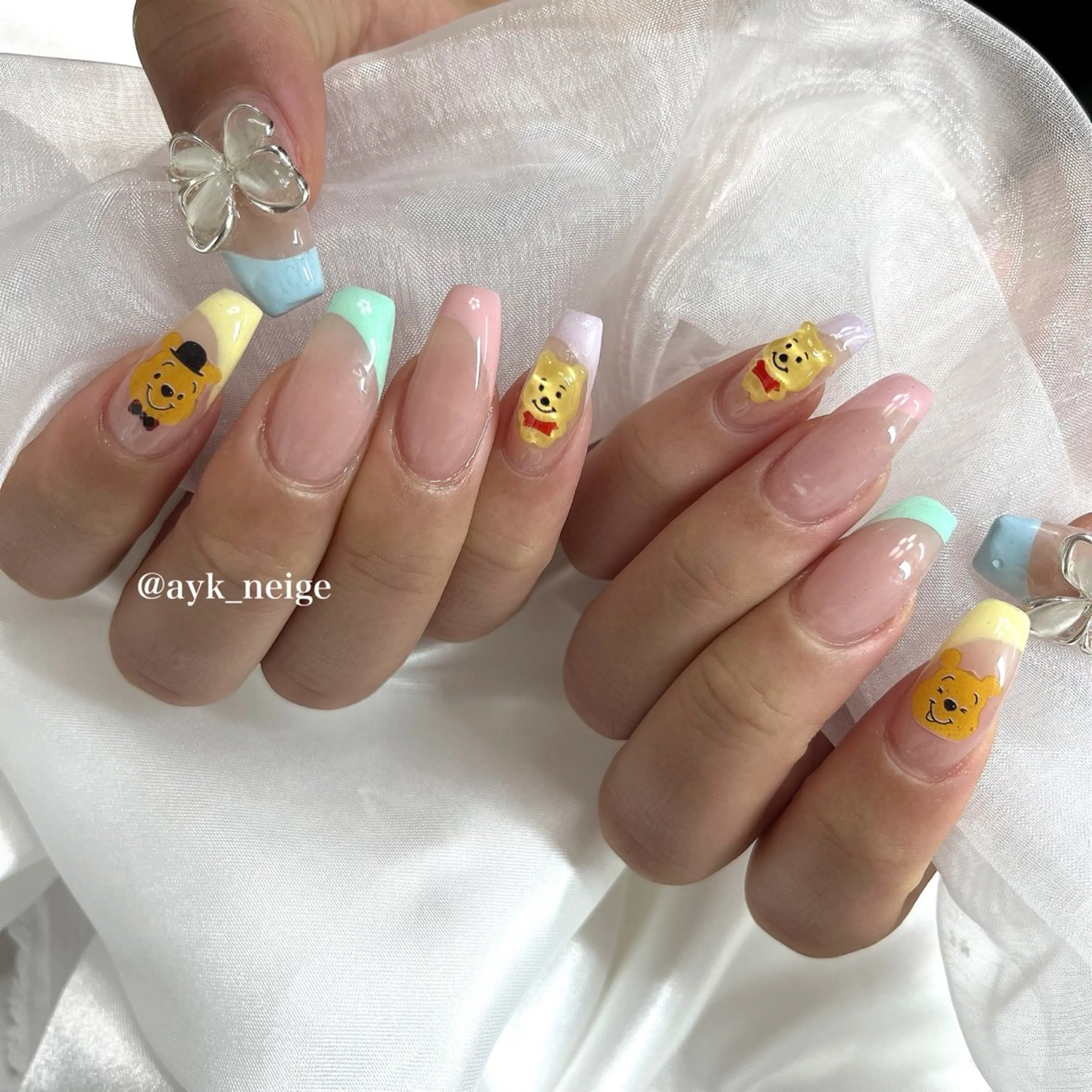 ネイル フットネイル フレンチネイル キラキラネイル 韓国ネイル マグネットネイル n'eige nail所属・大谷 綾香のネイルデザイン