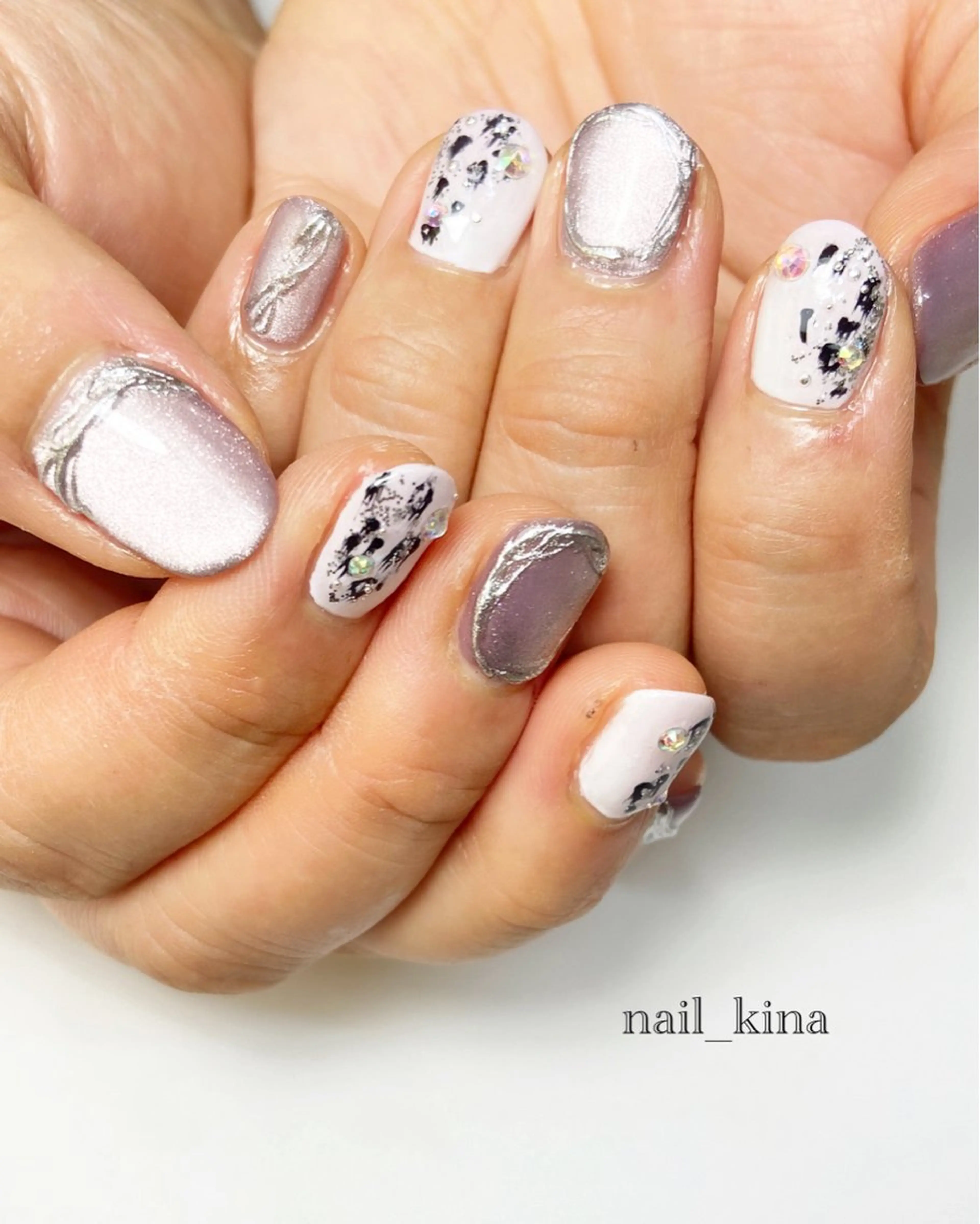 ネイル マグネットネイル ミラーネイル ニュアンスネイル nail_ kinaのネイルデザイン